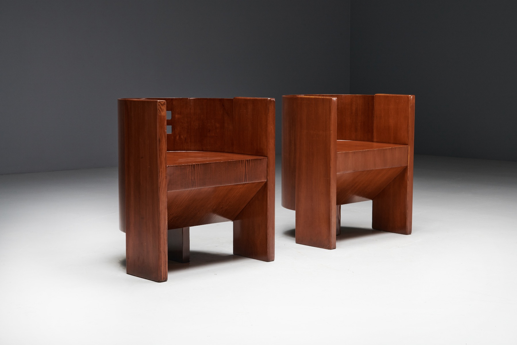Modernist Armchair in Mahogany - 1930s