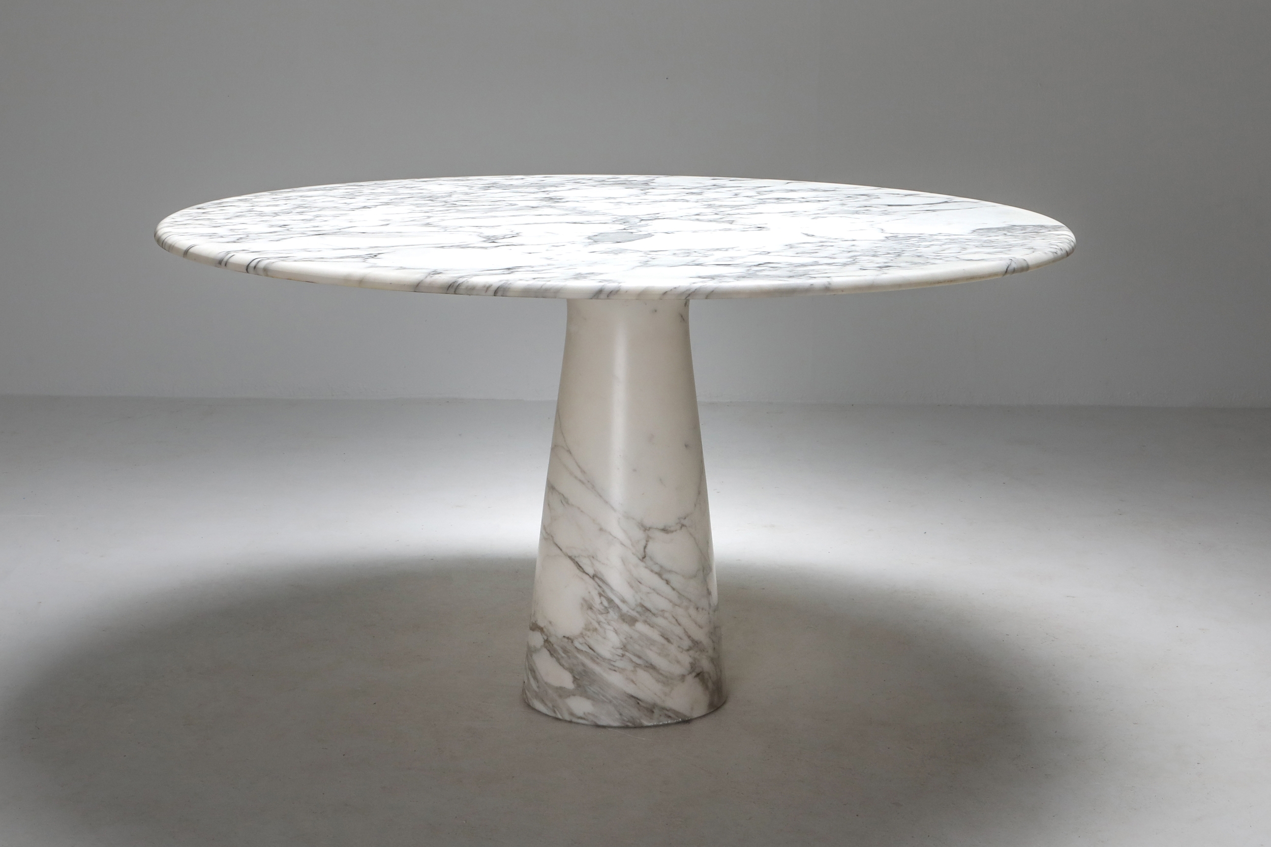 Calacatta marble dining table by Angelo Mangiarotti for Skipper - 1972