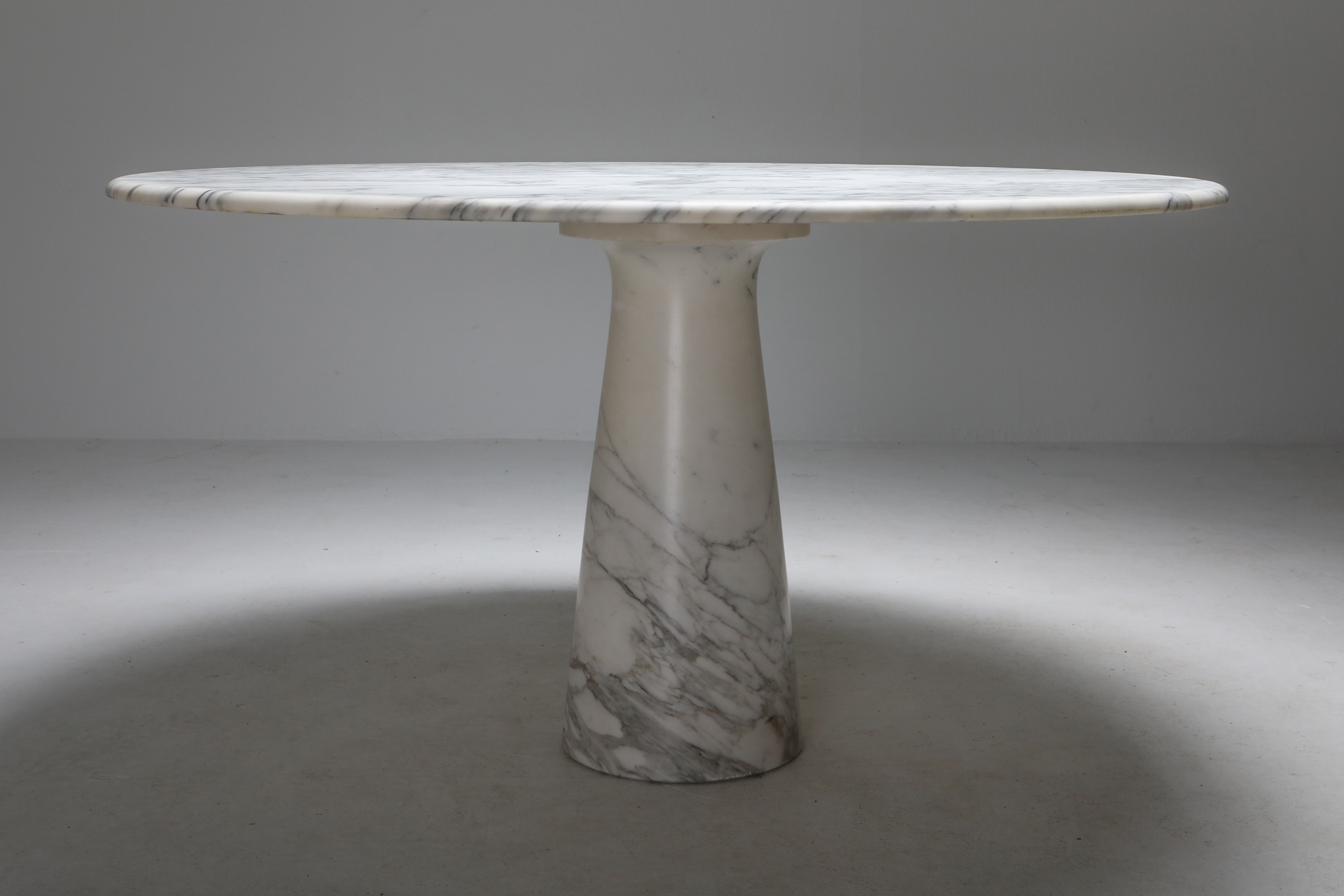 Calacatta marble dining table by Angelo Mangiarotti for Skipper - 1972