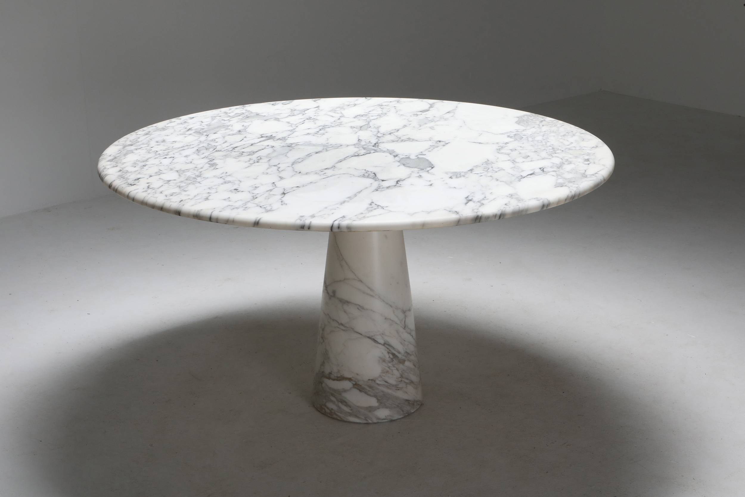 Calacatta marble dining table by Angelo Mangiarotti for Skipper - 1972