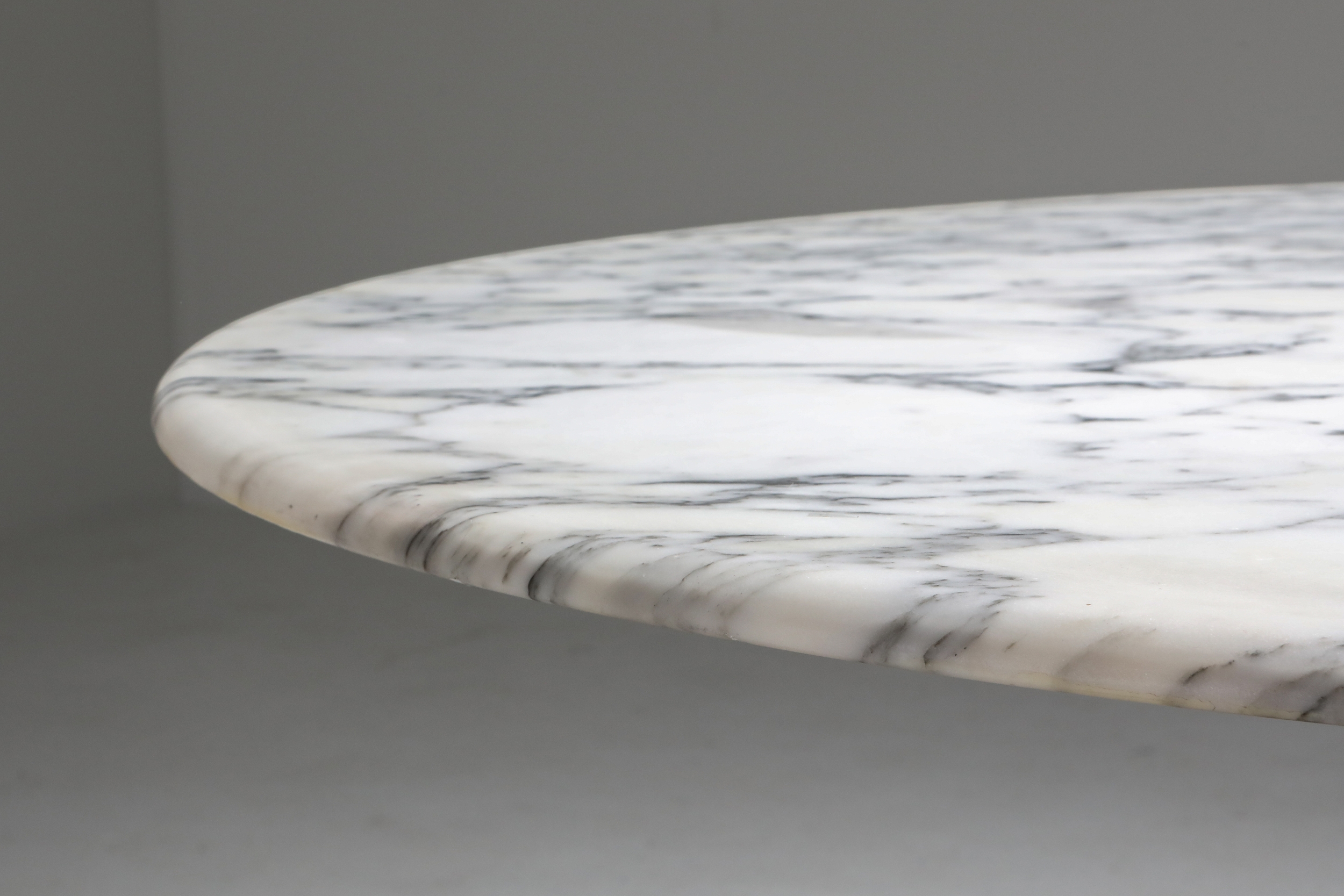 Calacatta marble dining table by Angelo Mangiarotti for Skipper - 1972