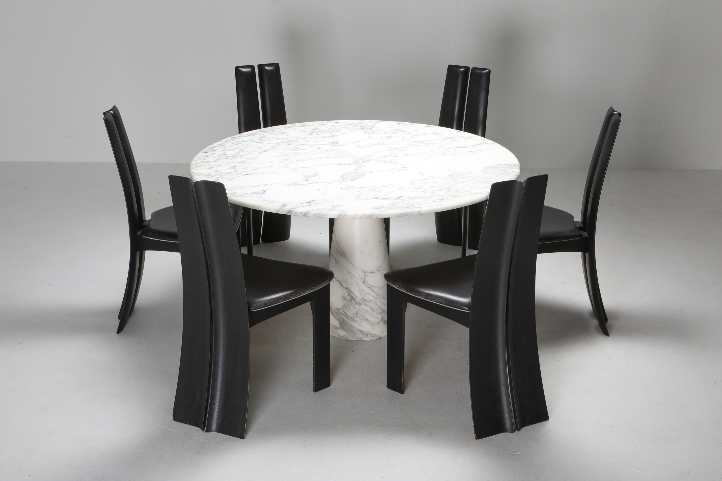 Calacatta marble dining table by Angelo Mangiarotti for Skipper - 1972