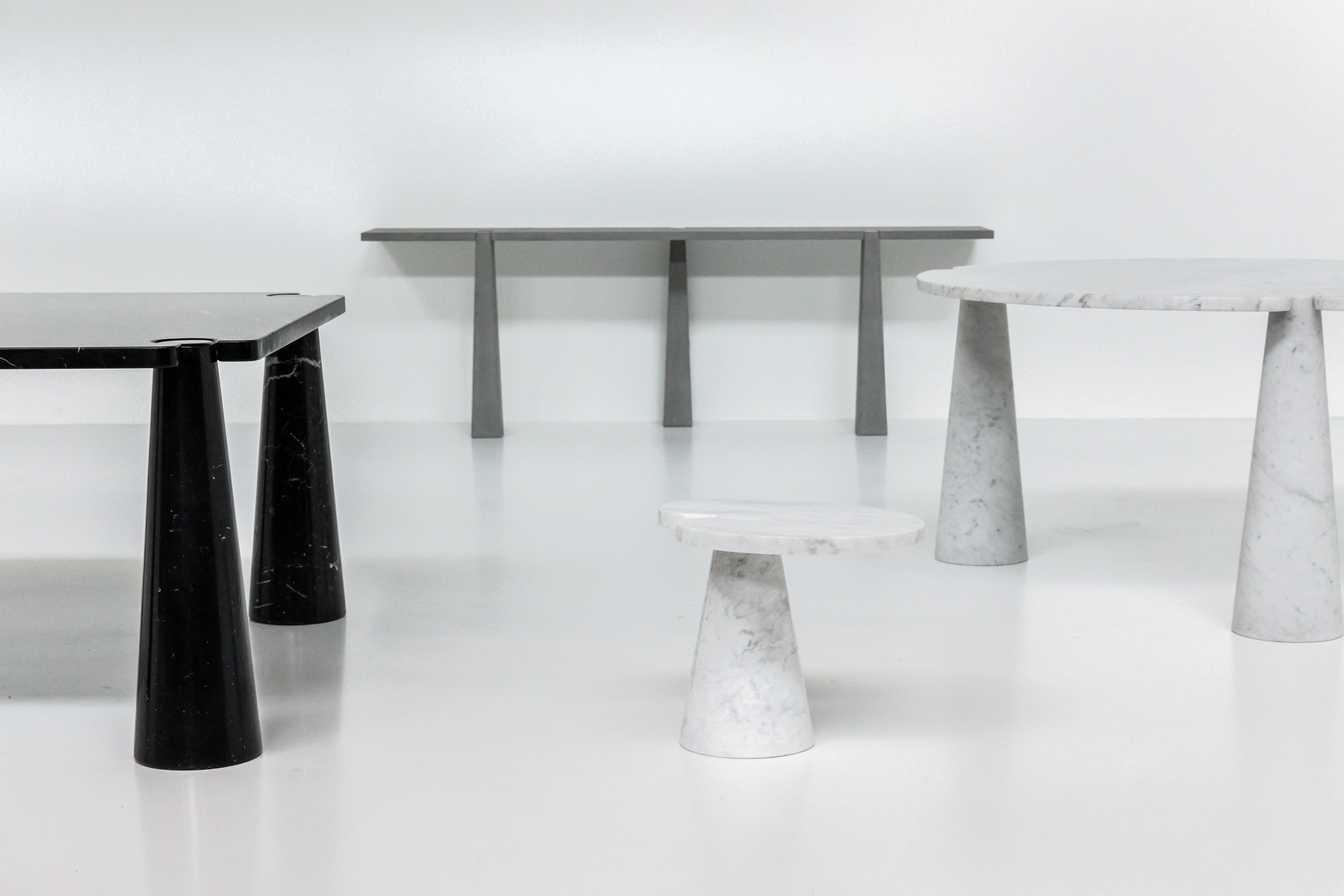 Mangiarotti Side Table in Carrara Marble - 1971