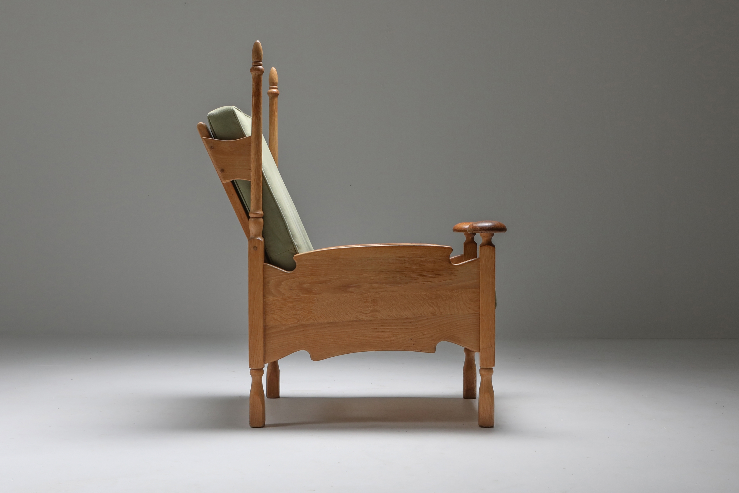 Natural oak Throne lounge chairs - 1950's
