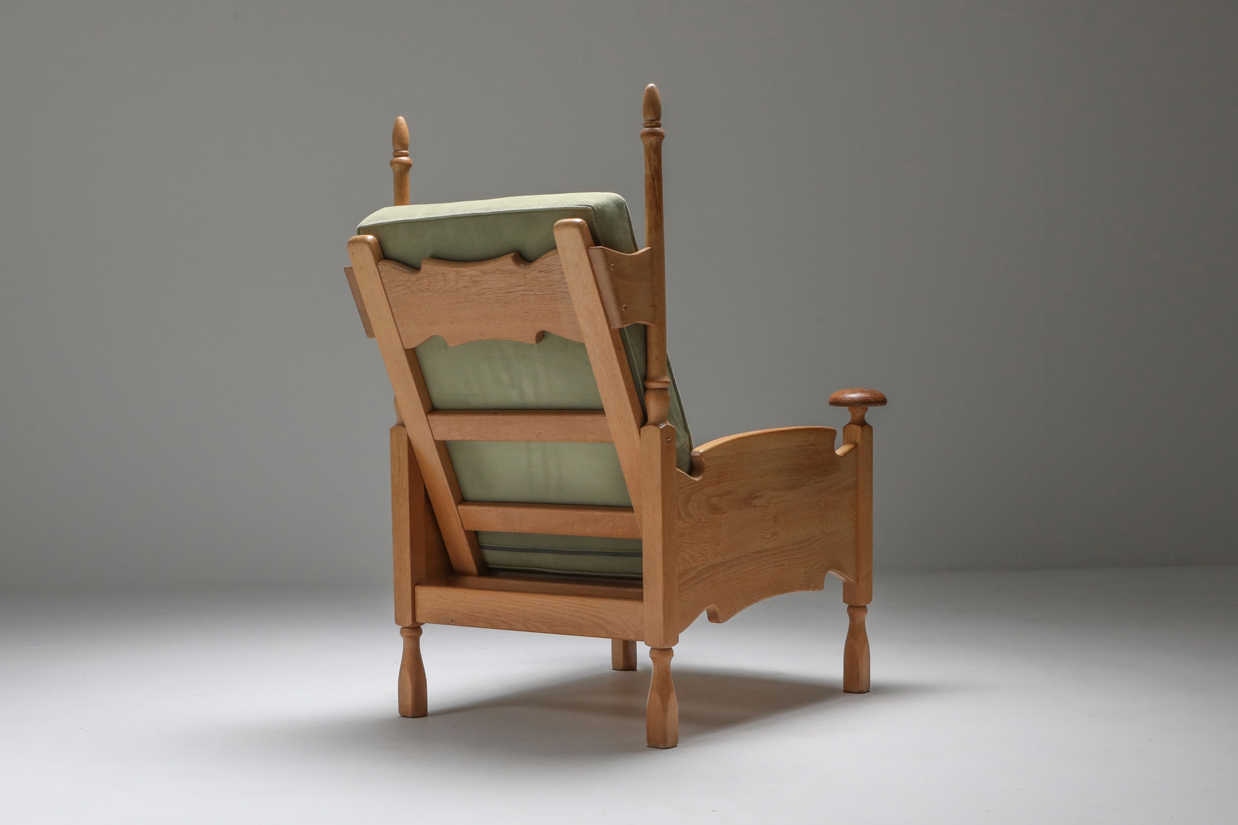 Natural oak Throne lounge chairs - 1950's