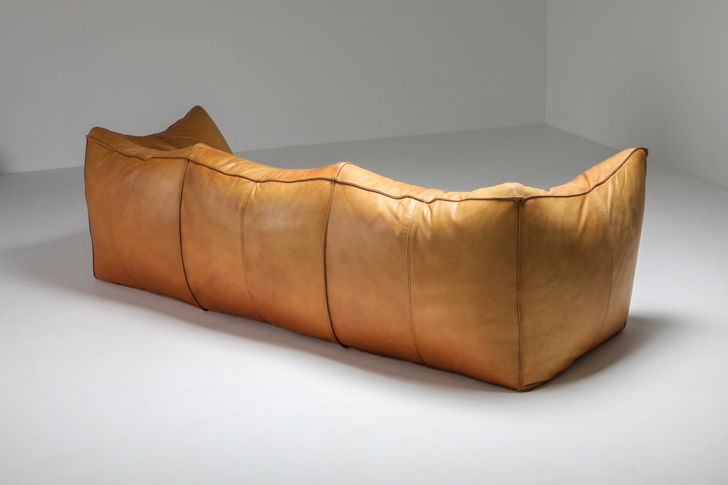 Mario Bellini 'Le Bambole' Three-Seat Couch in Tan Leather - 1970s