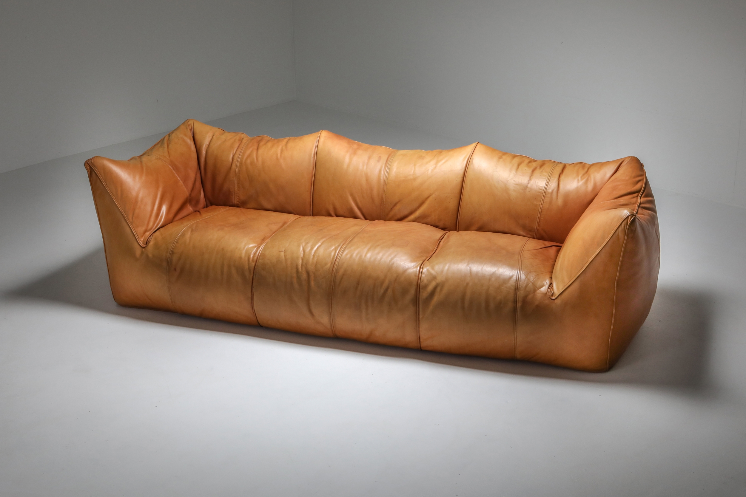 Mario Bellini 'Le Bambole' Three-Seat Couch in Tan Leather - 1970s