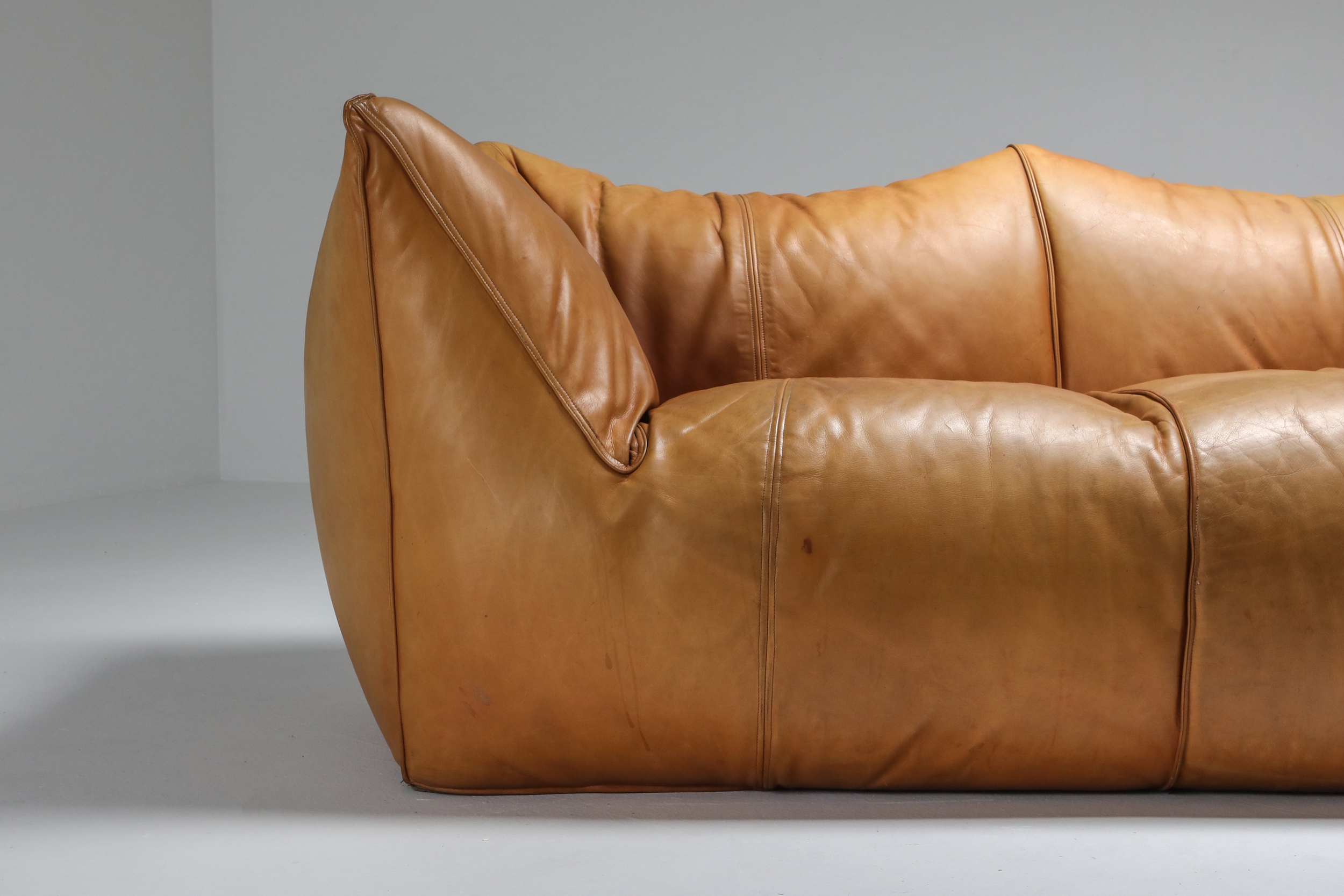 Mario Bellini 'Le Bambole' Three-Seat Couch in Tan Leather - 1970s
