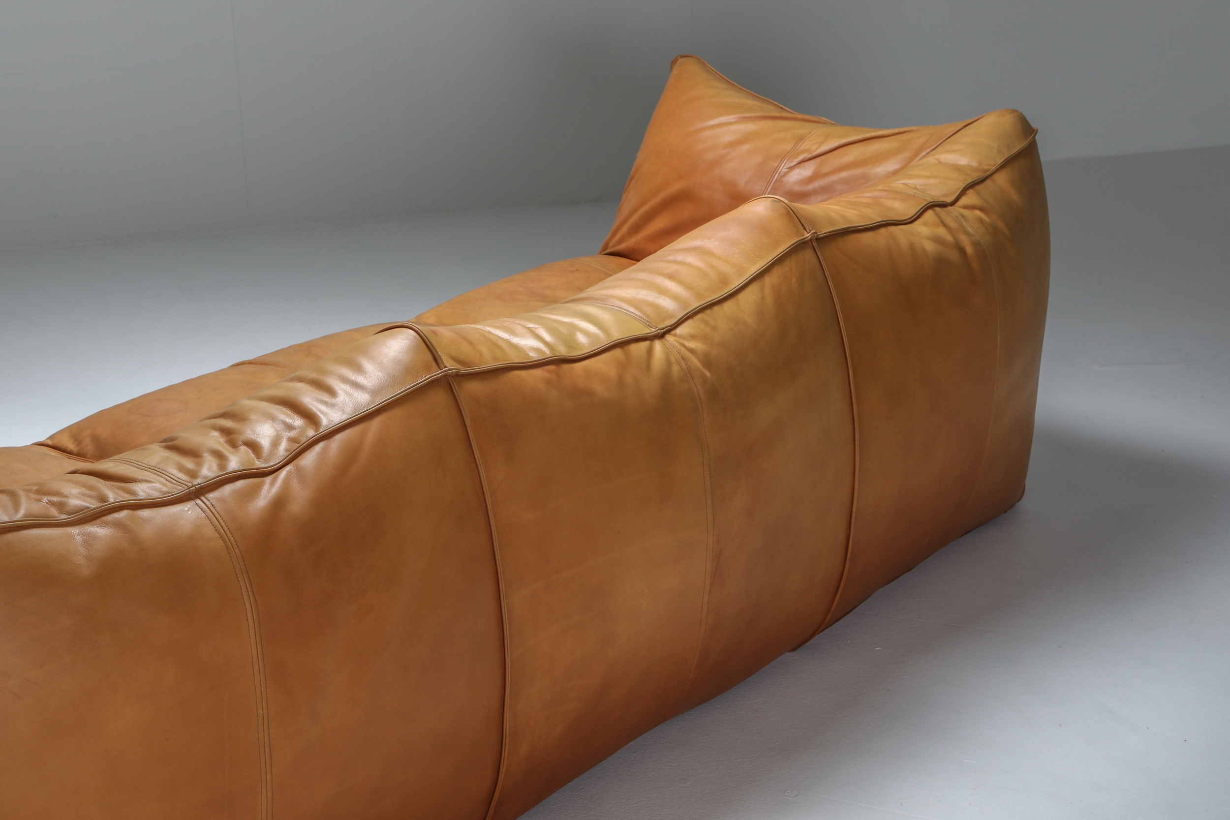 Mario Bellini 'Le Bambole' Three-Seat Couch in Tan Leather - 1970s