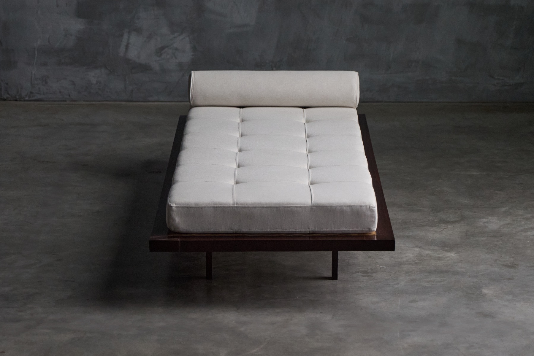 Rare Minimalist Daybed by Jorge Zalszupin - 1960s