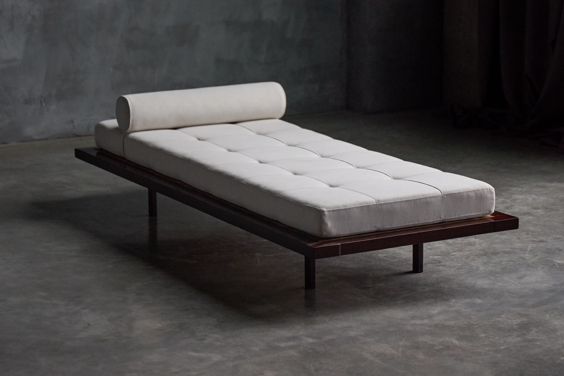 Rare Minimalist Daybed by Jorge Zalszupin - 1960s