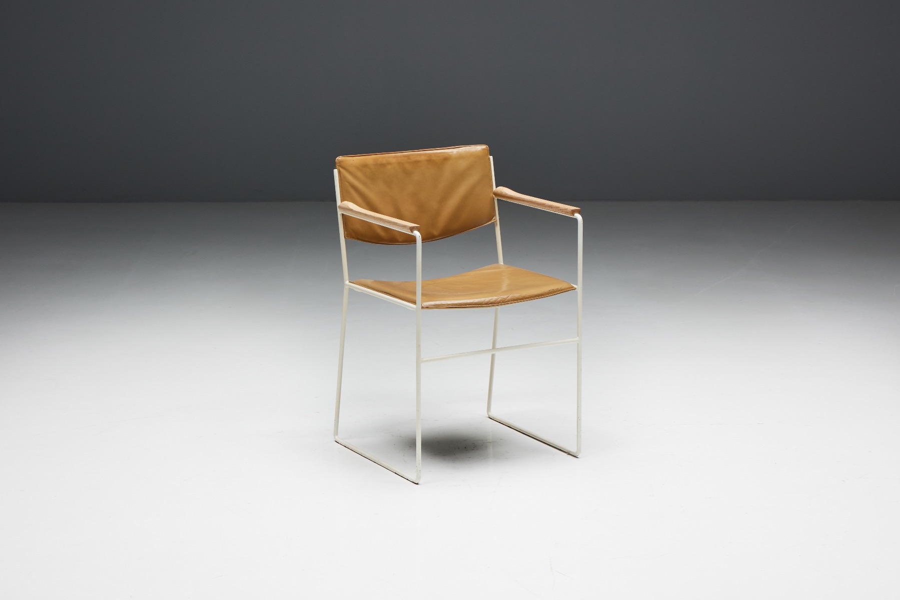 Modernist Dining Chairs in Metal and Camel Leather - 1980s