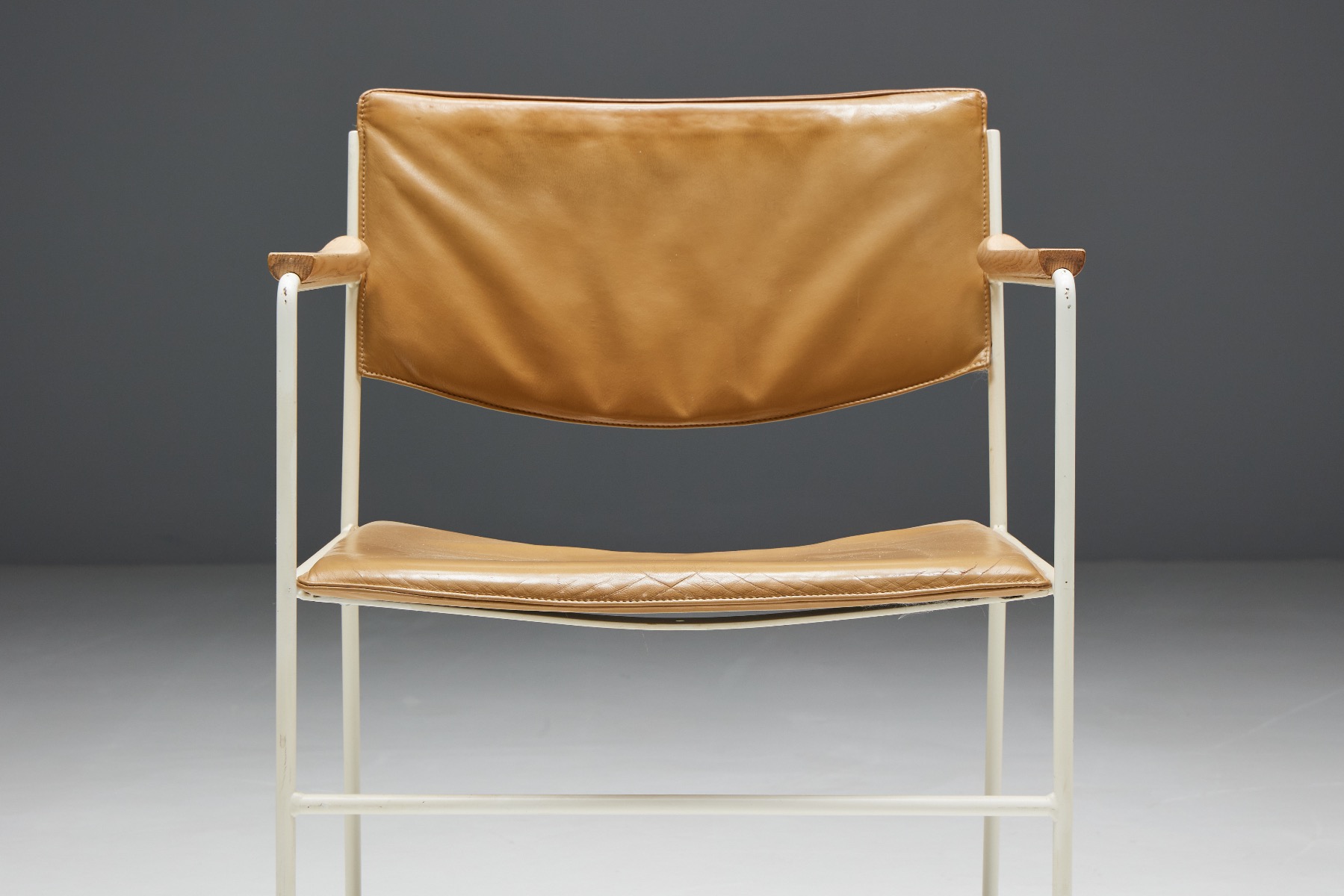 Modernist Dining Chairs in Metal and Camel Leather - 1980s