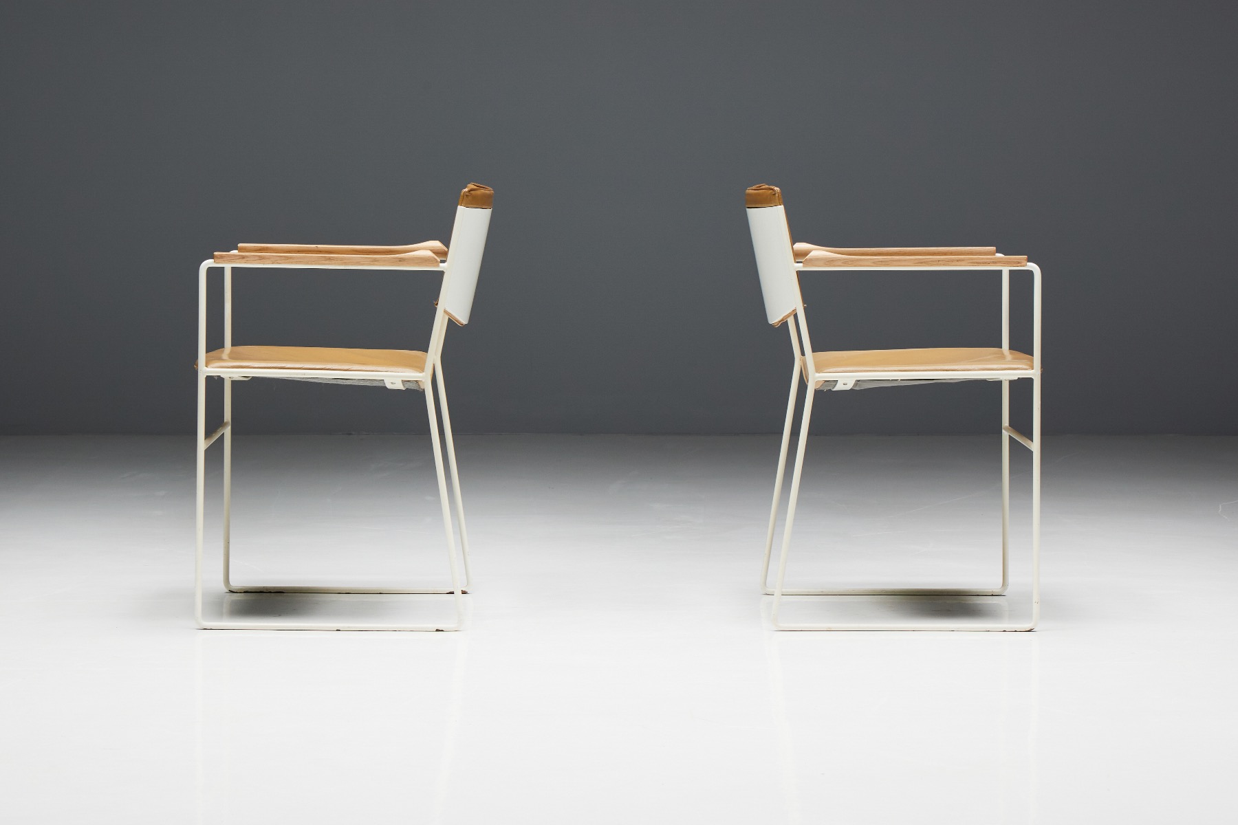 Modernist Dining Chairs in Metal and Camel Leather - 1980s