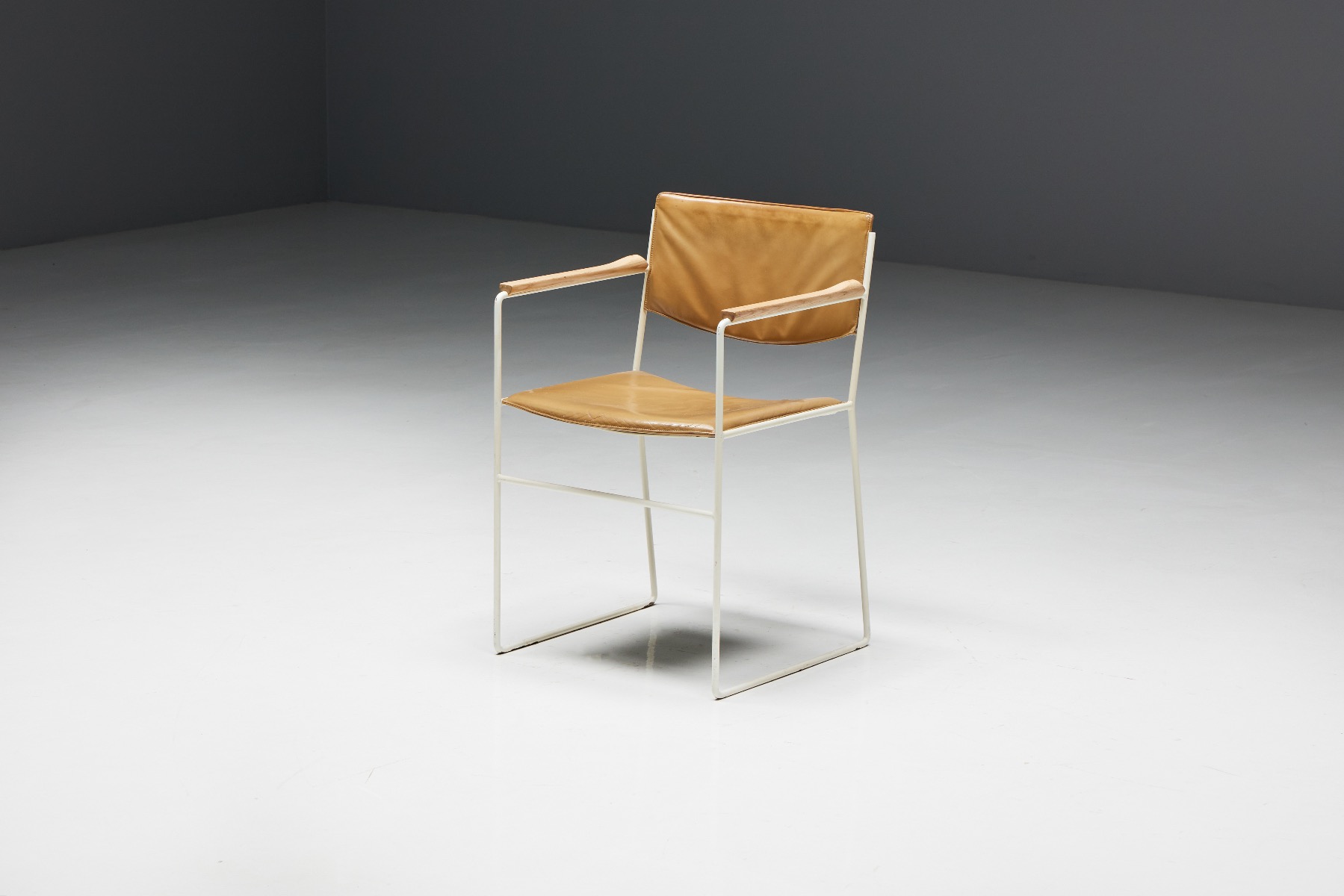Modernist Dining Chairs in Metal and Camel Leather - 1980s