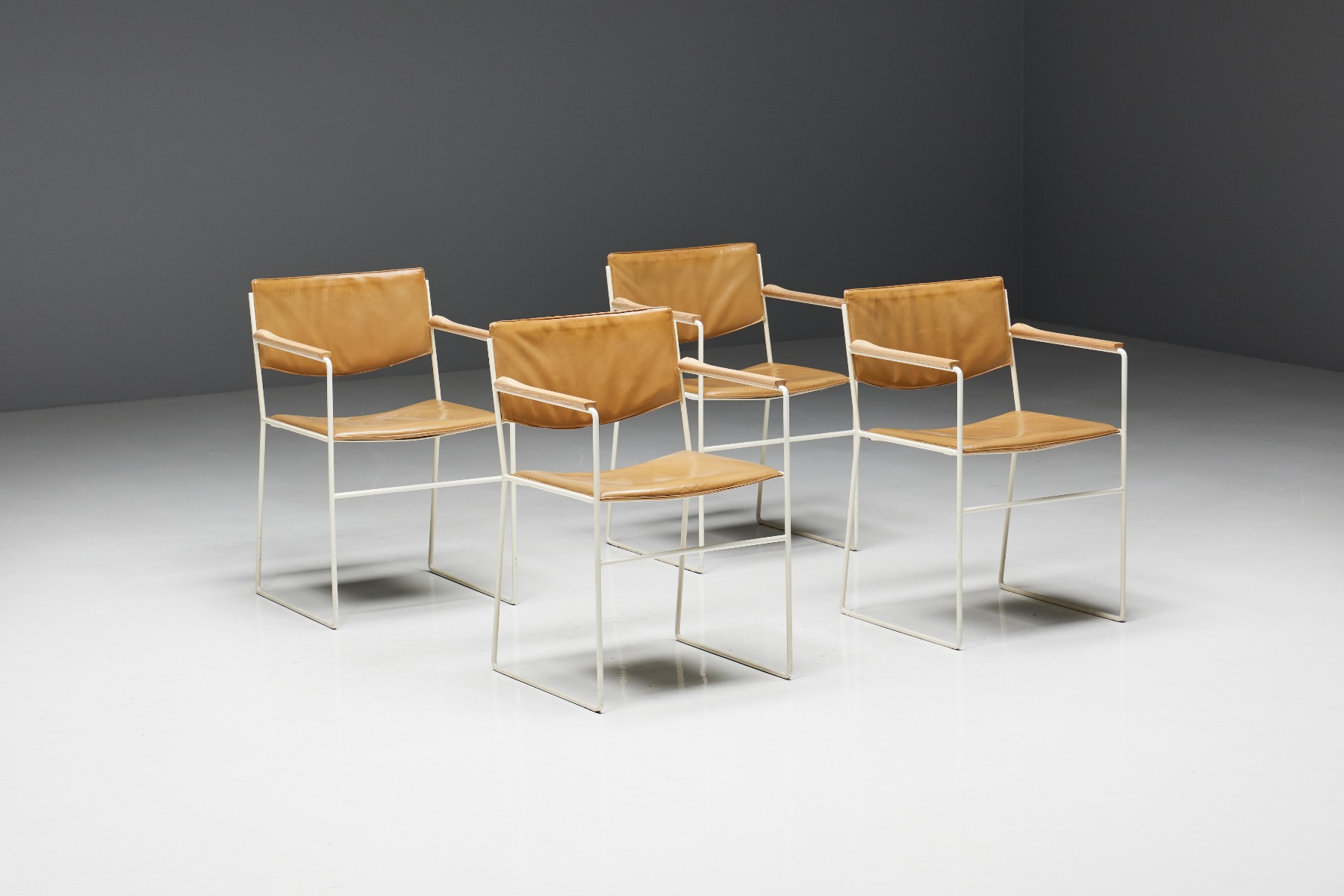 Modernist Dining Chairs in Metal and Camel Leather - 1980s