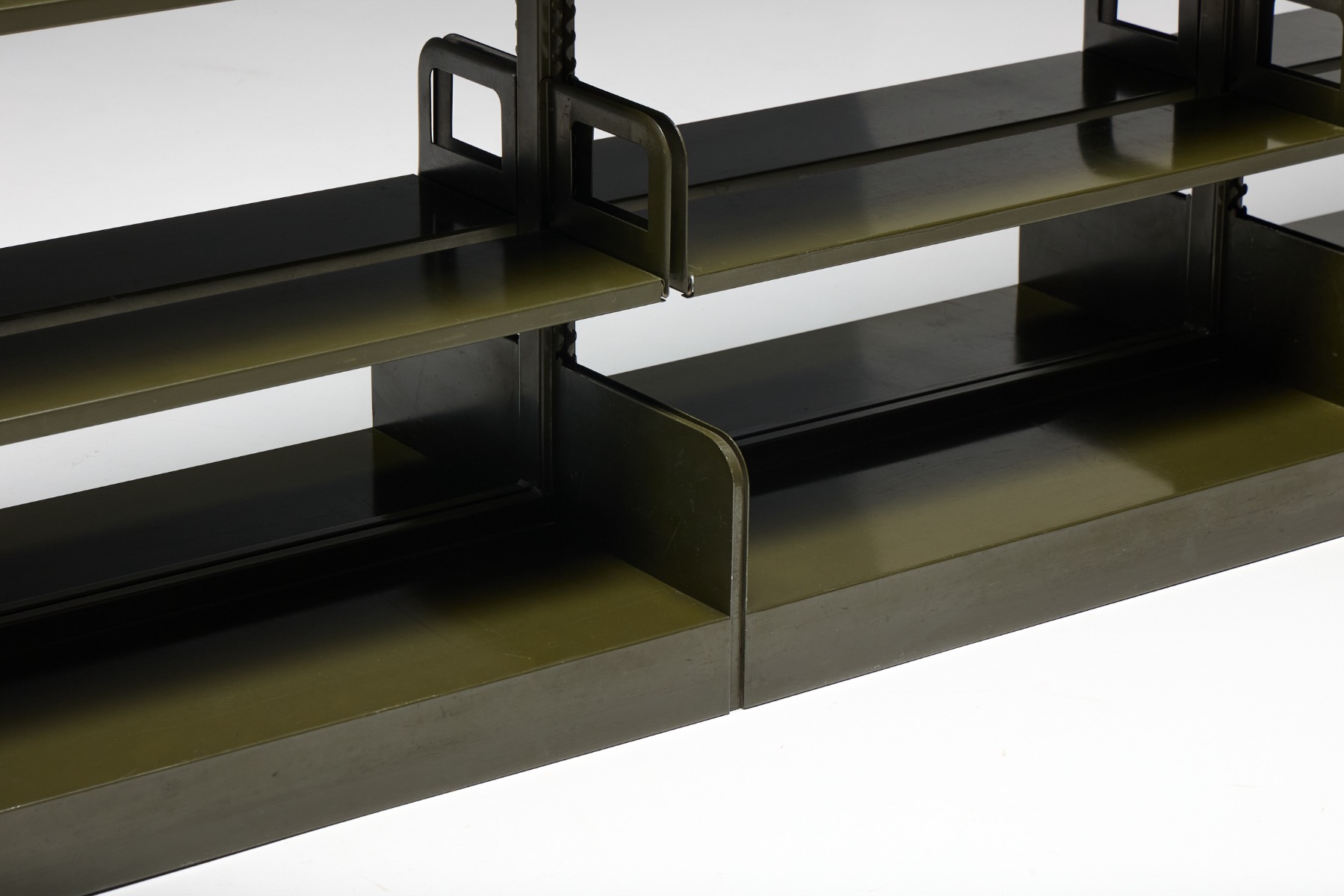 freestanding shelving system mid century modern design
