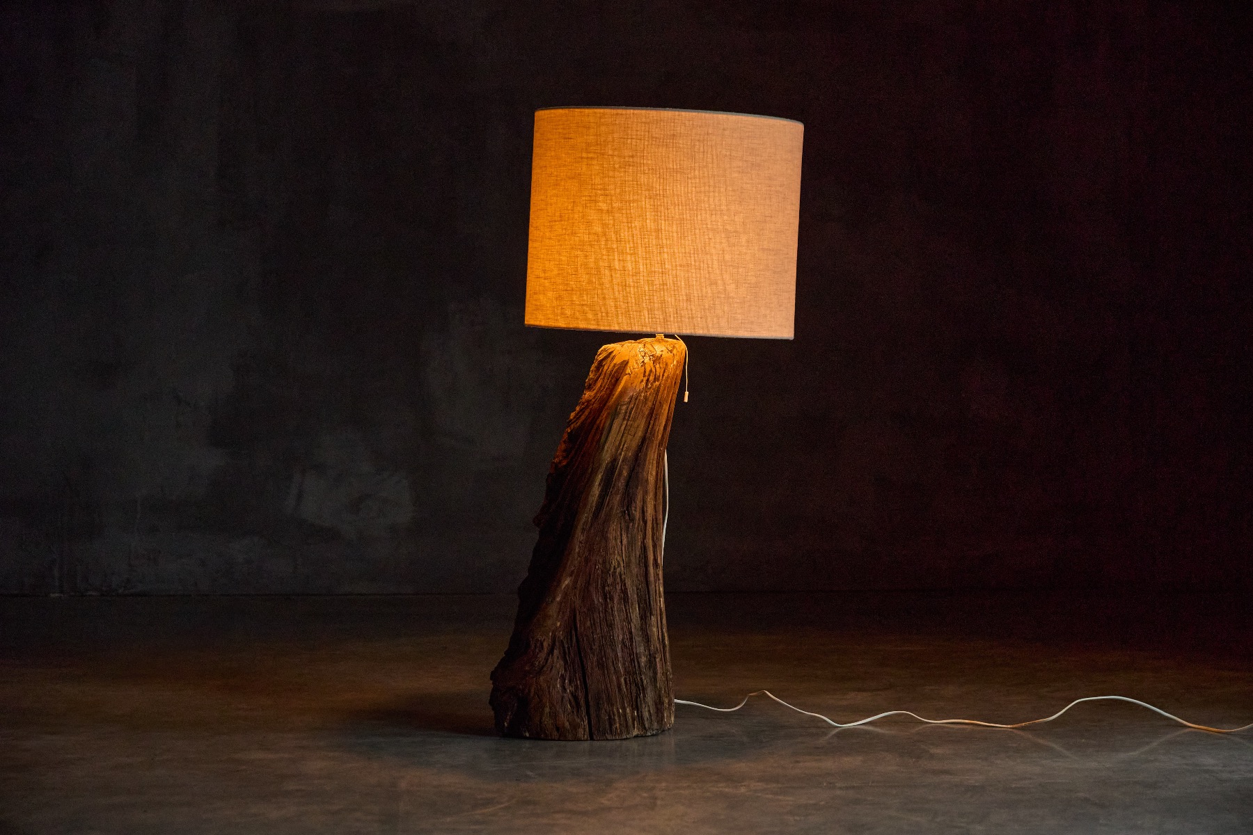Monoxyle Brutalist Floor Lamp - 1970s