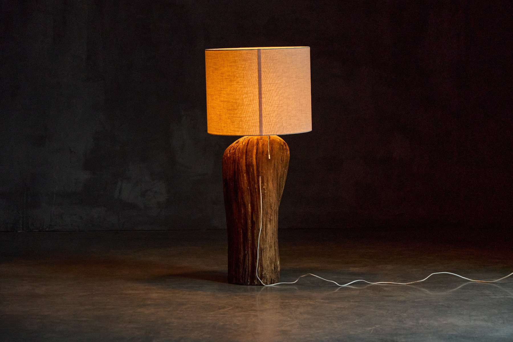 Monoxyle Brutalist Floor Lamp - 1970s