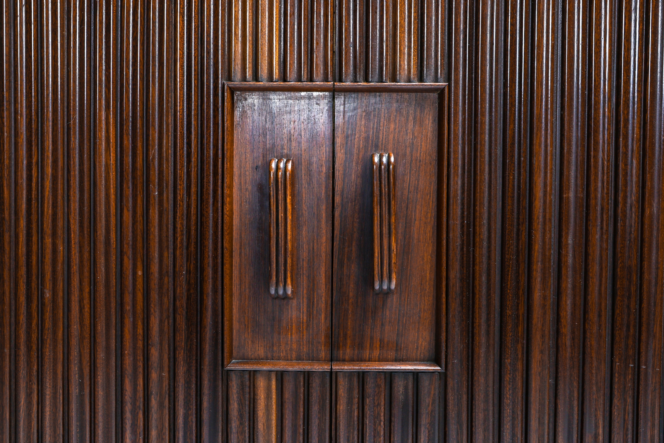 Borsani and Lucio Fontana Credenza with Sliding Doors - 1950's
