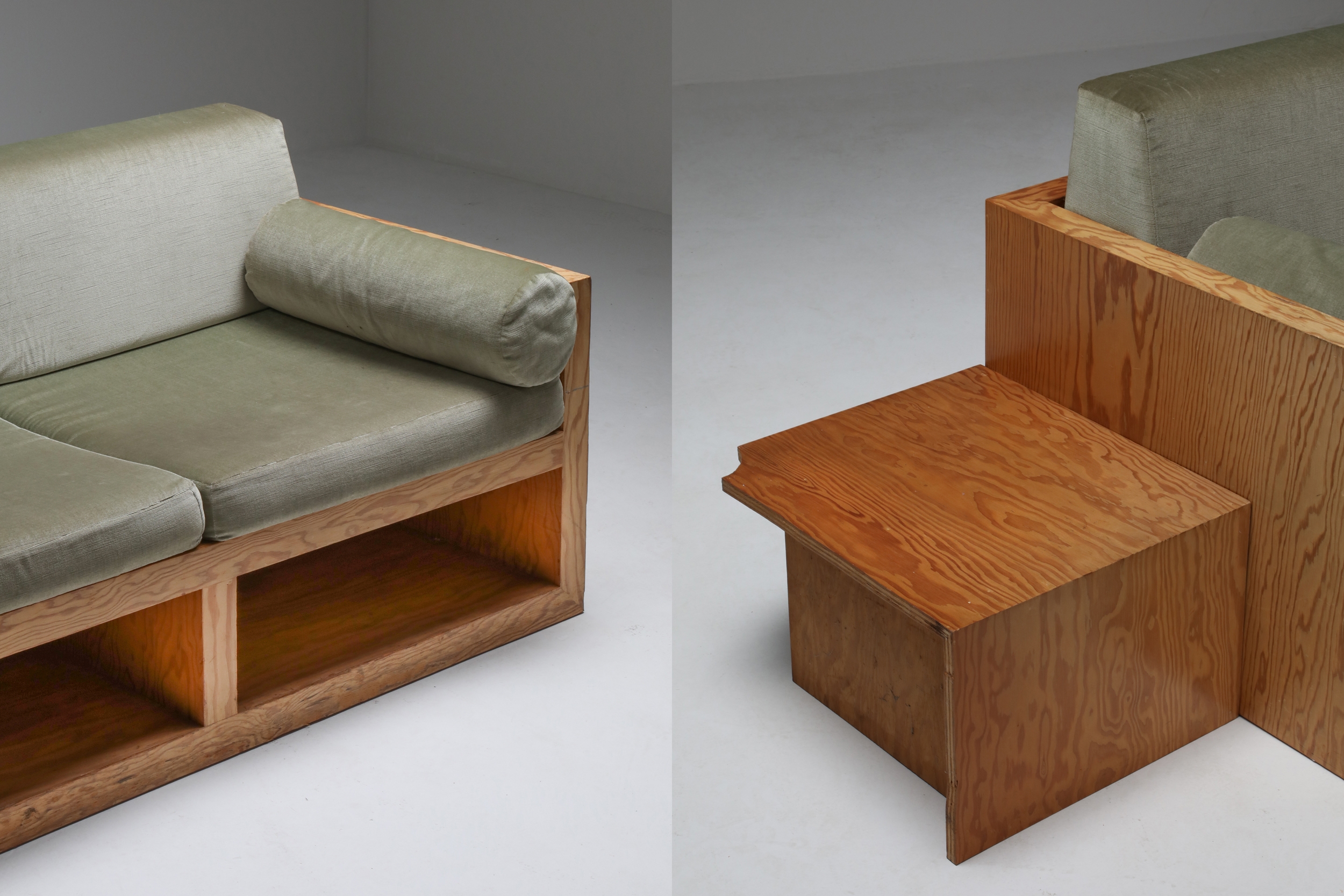 Mid-century modern sofa in pitch pine and velvet - 1960's