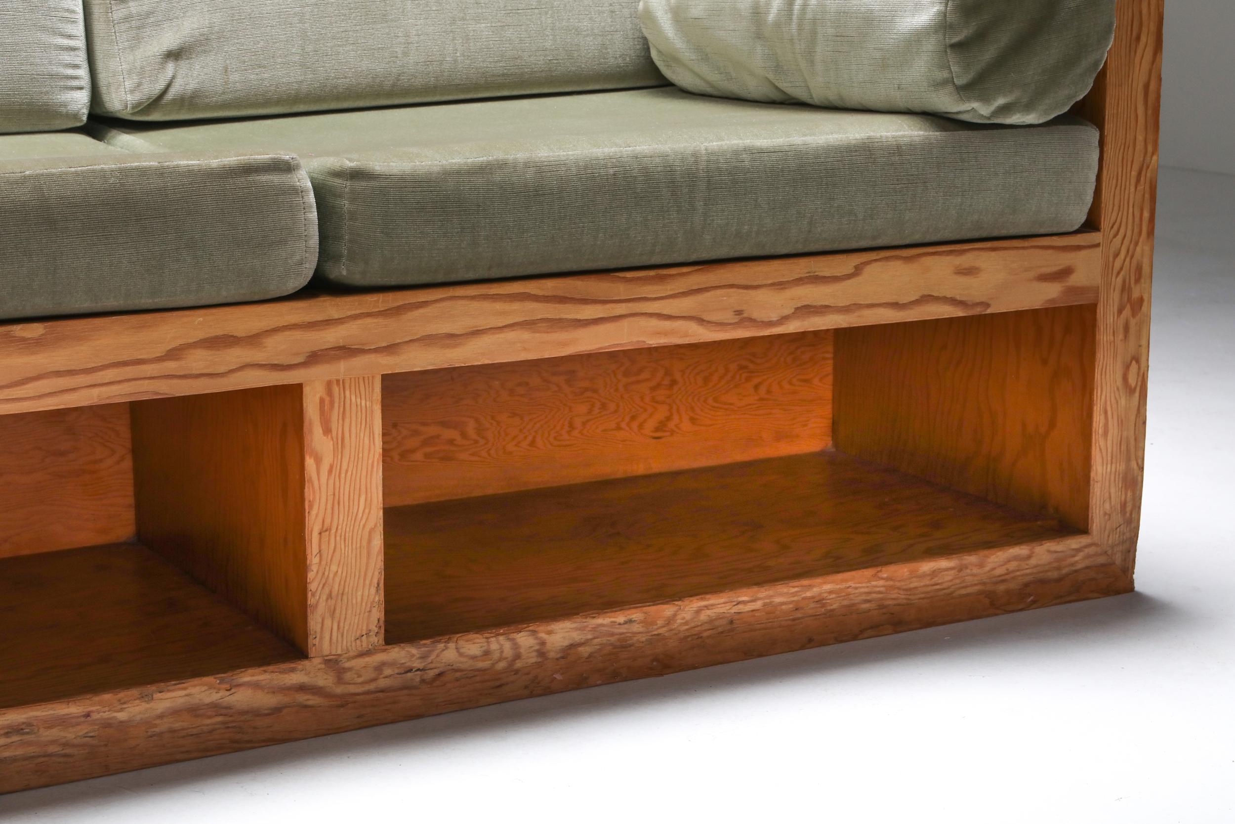 Mid-century modern sofa in pitch pine and velvet - 1960's