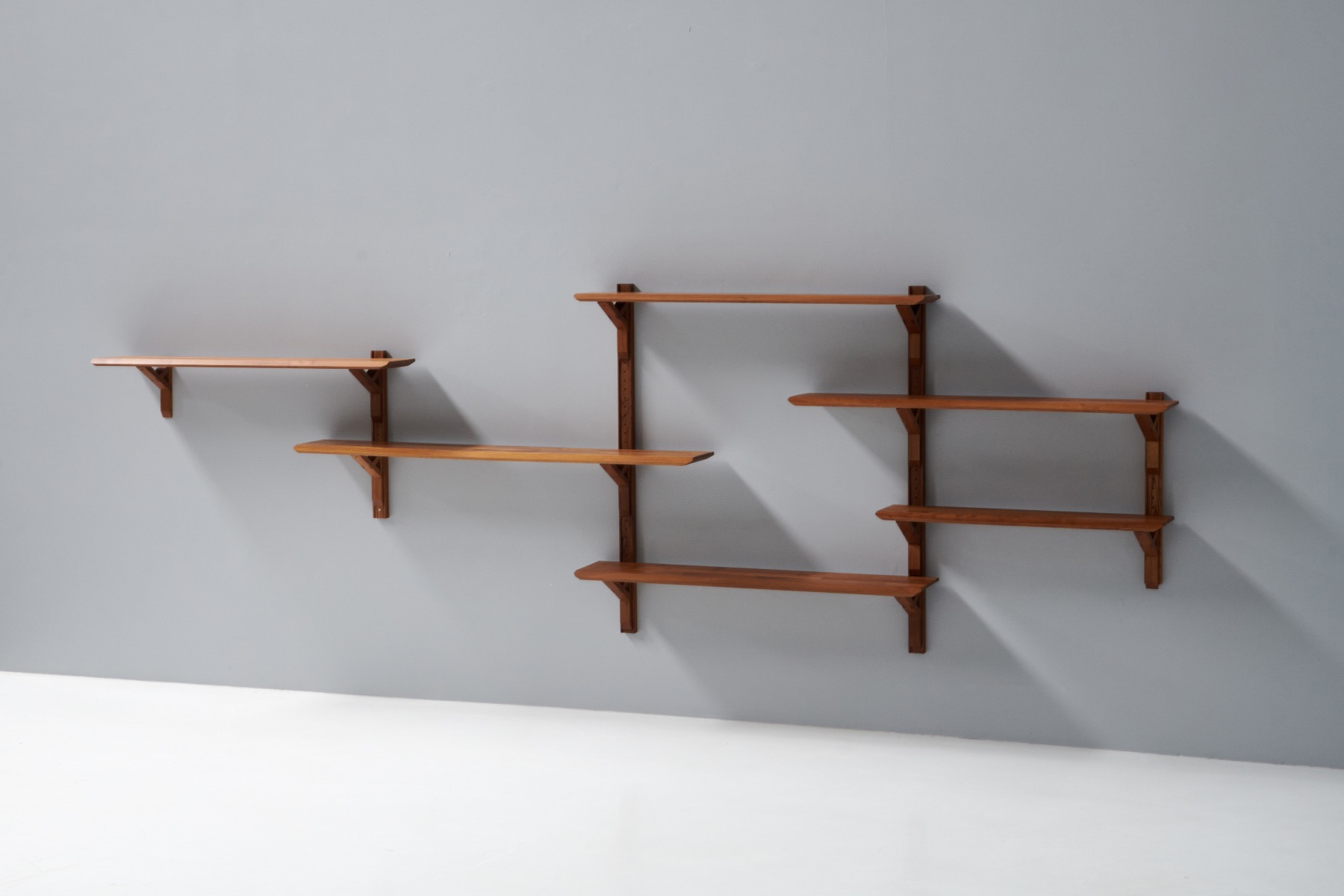 Bookshelf B30 in Solid Elm by Pierre Chapo - 1960s