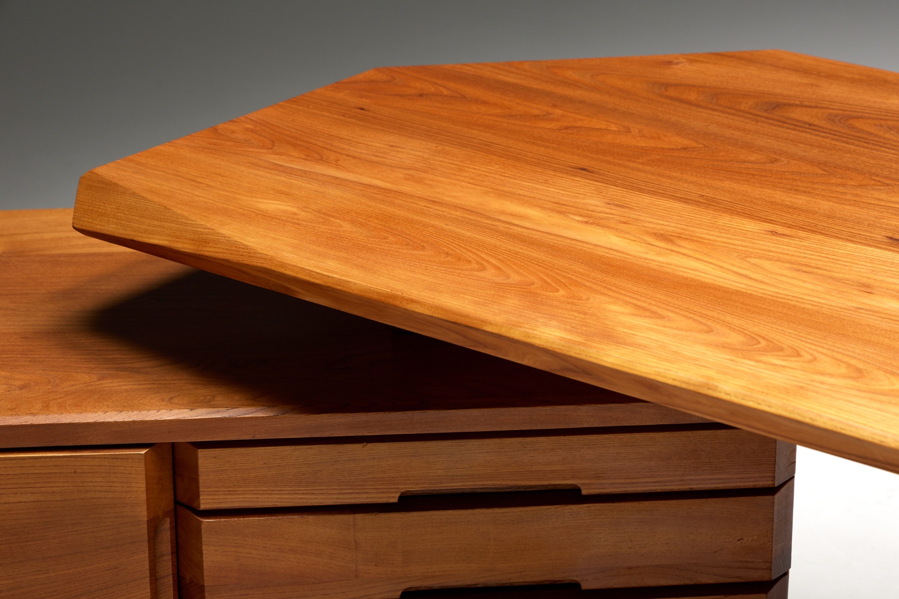 Pierre Chapo B40 Desk in Solid Elm - 1960s