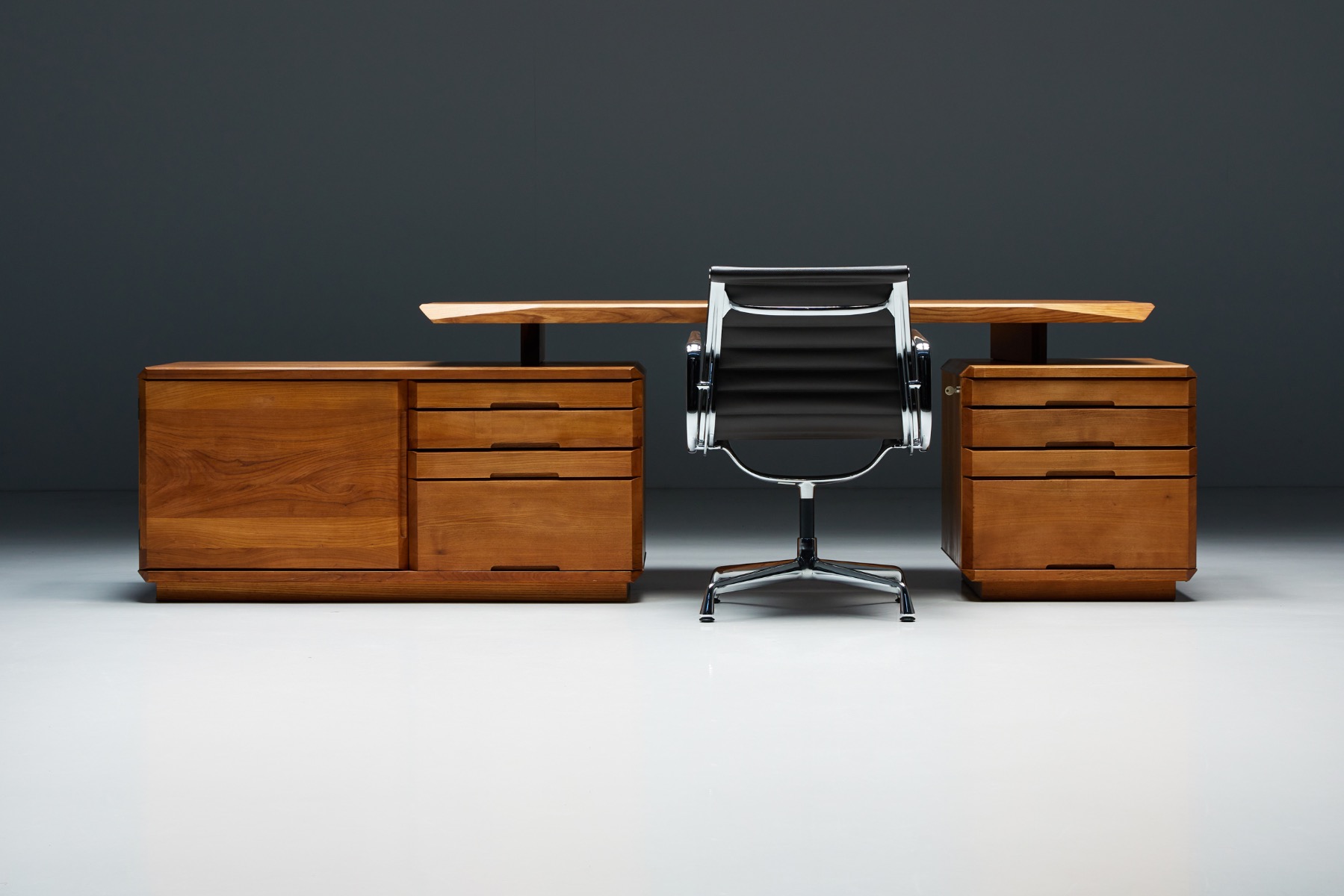 Pierre Chapo B40 Desk in Solid Elm - 1960s