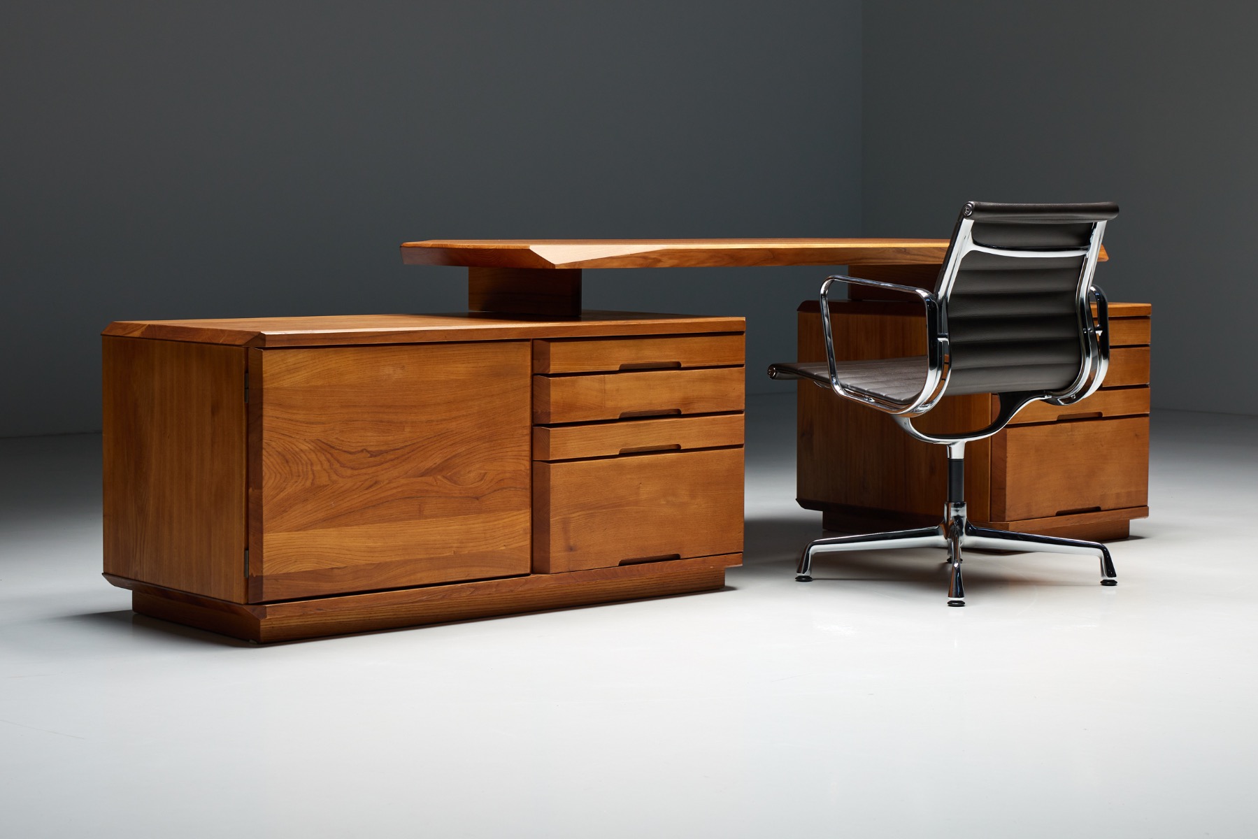 Pierre Chapo B40 Desk in Solid Elm - 1960s