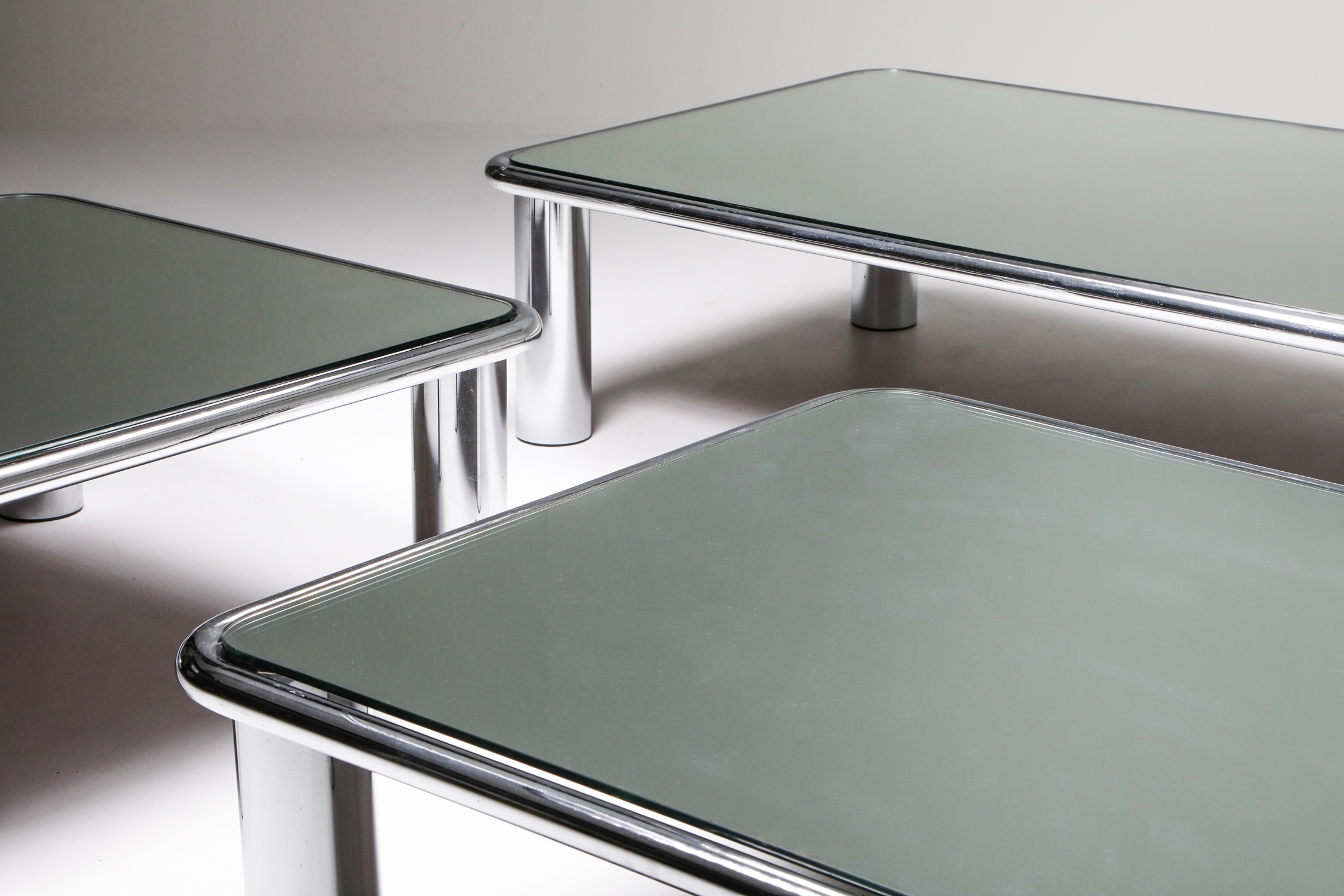 Gianfranco Frattini, Pair of Mirrored Coffee Tables for Cassina - 1960's