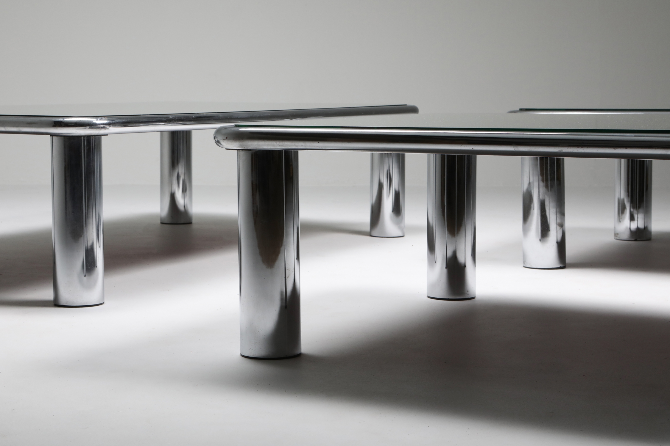 Gianfranco Frattini, Pair of Mirrored Coffee Tables for Cassina - 1960's