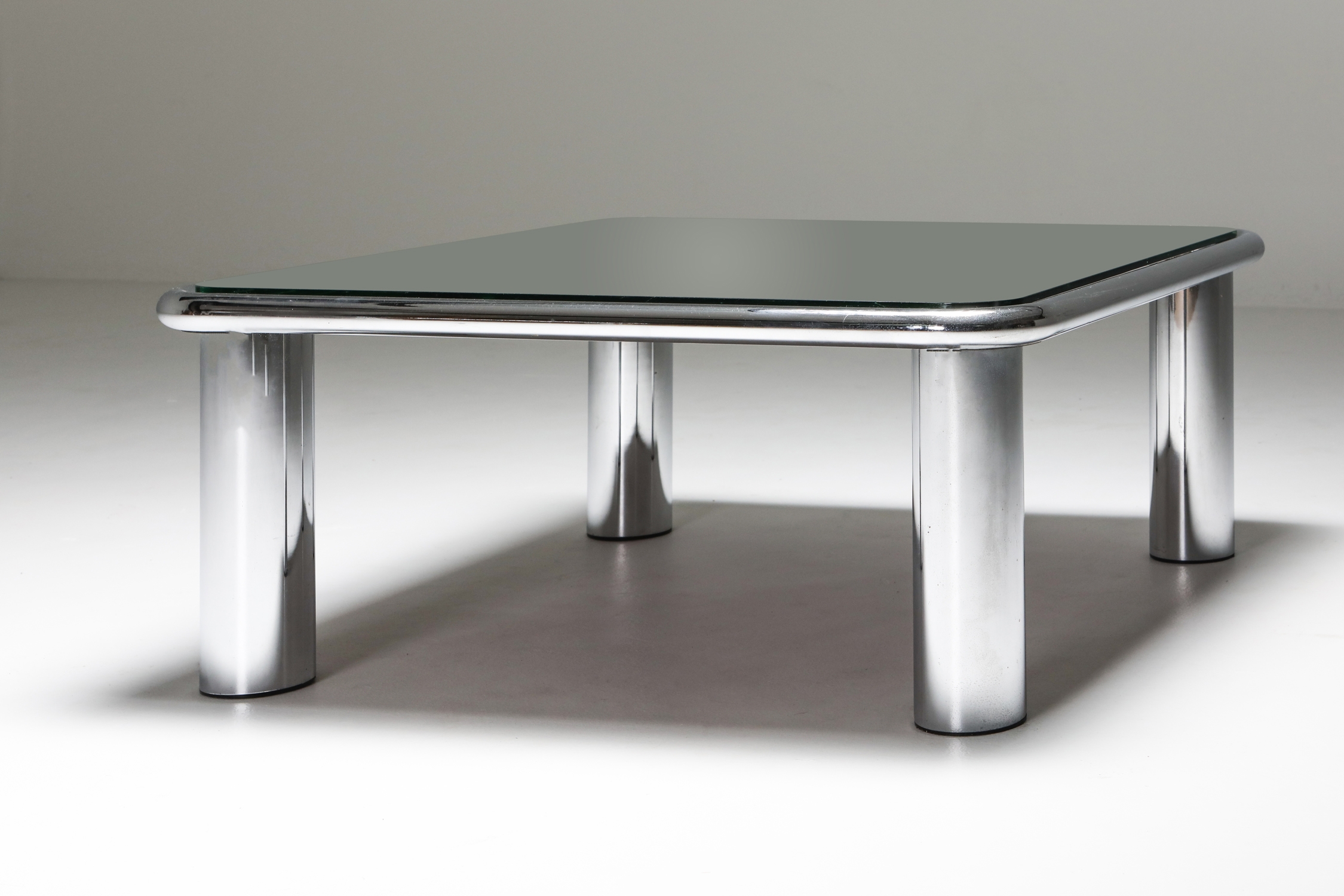 Gianfranco Frattini, Pair of Mirrored Coffee Tables for Cassina - 1960's