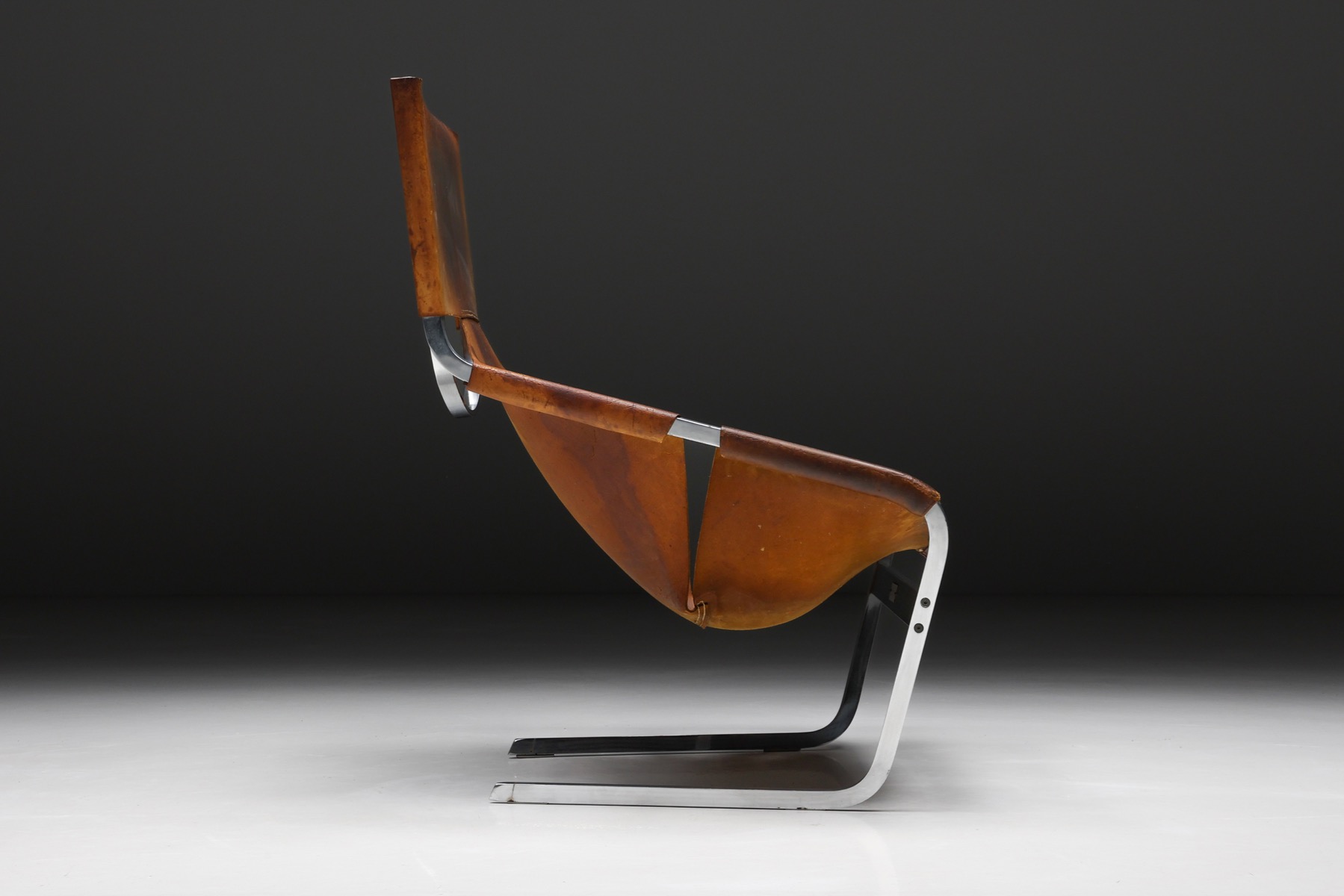 Pierre Paulin F444 Leather Lounge Chair Artifort - 1970's