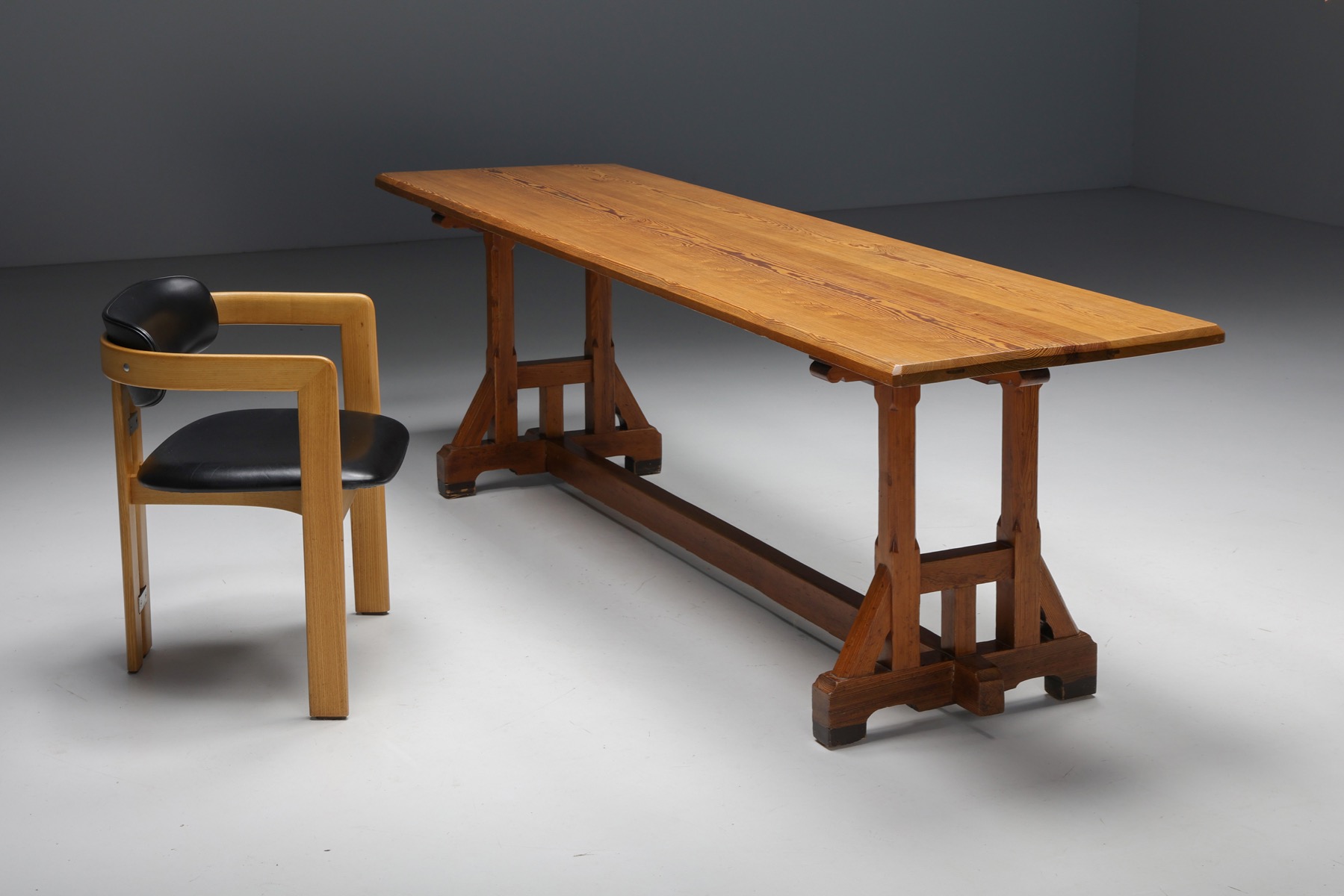 Pine Dining Table in the Style of Hendrik Berlage - 1920's