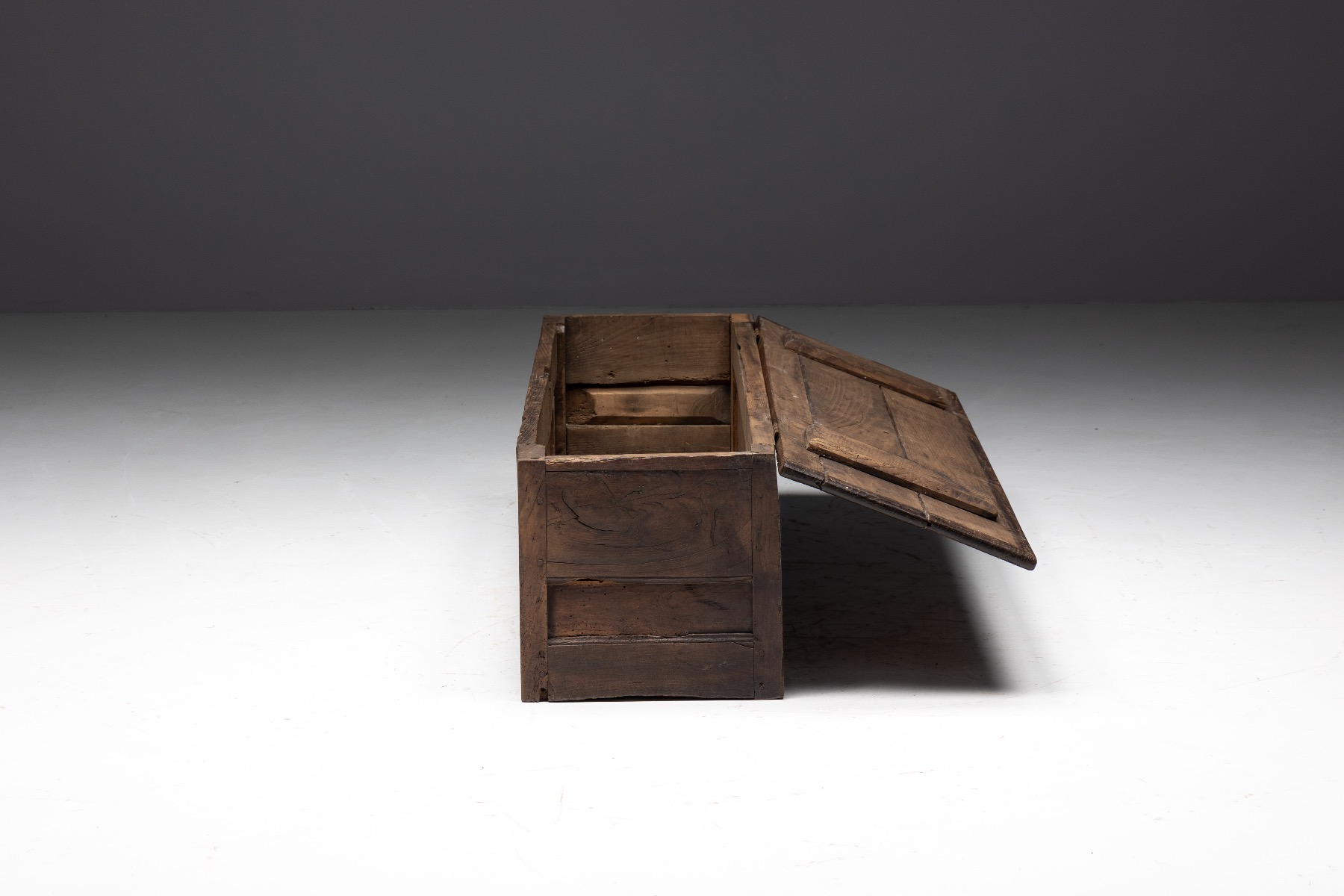 Primitive Travail Populaire Chest - 19th Century