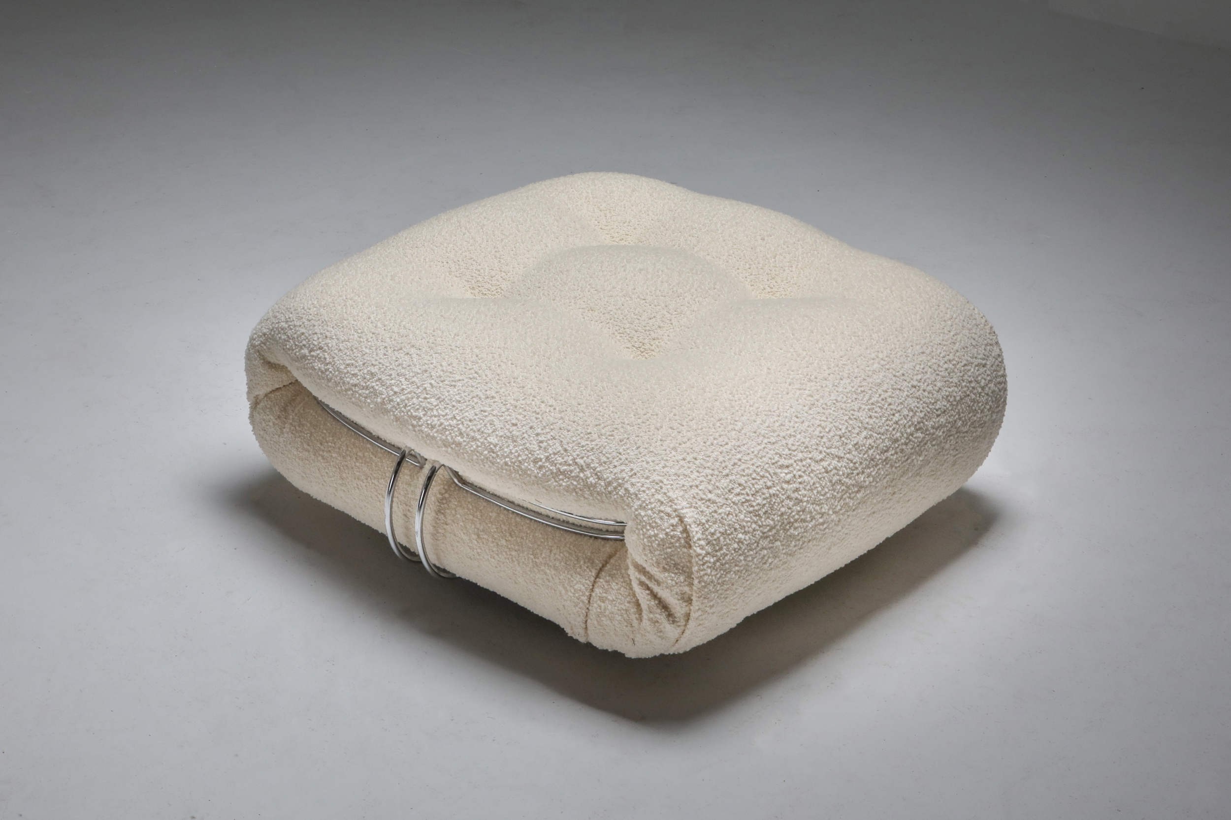 Soriana Lounge chair & Ottoman in Bouclé by Afra & Tobia Scarpa - 1969