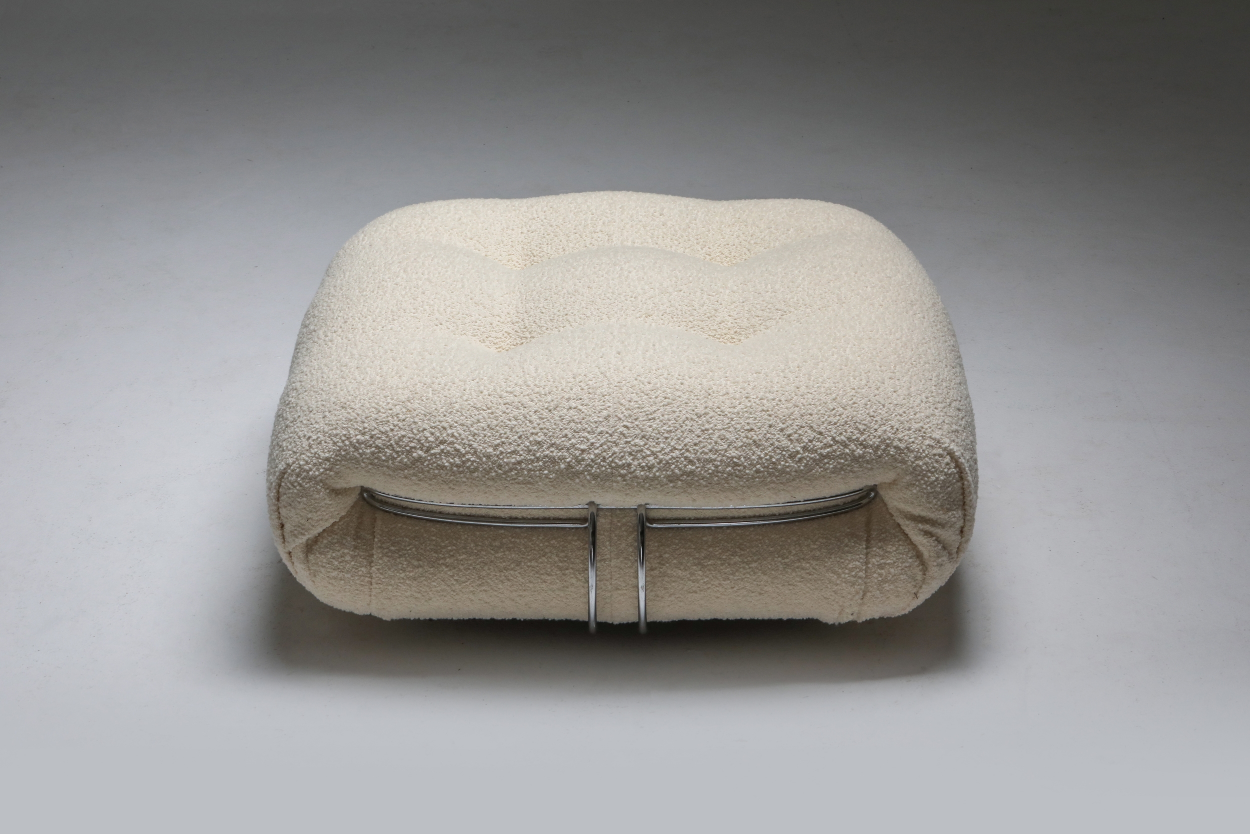Soriana Lounge chair & Ottoman in Bouclé by Afra & Tobia Scarpa - 1969