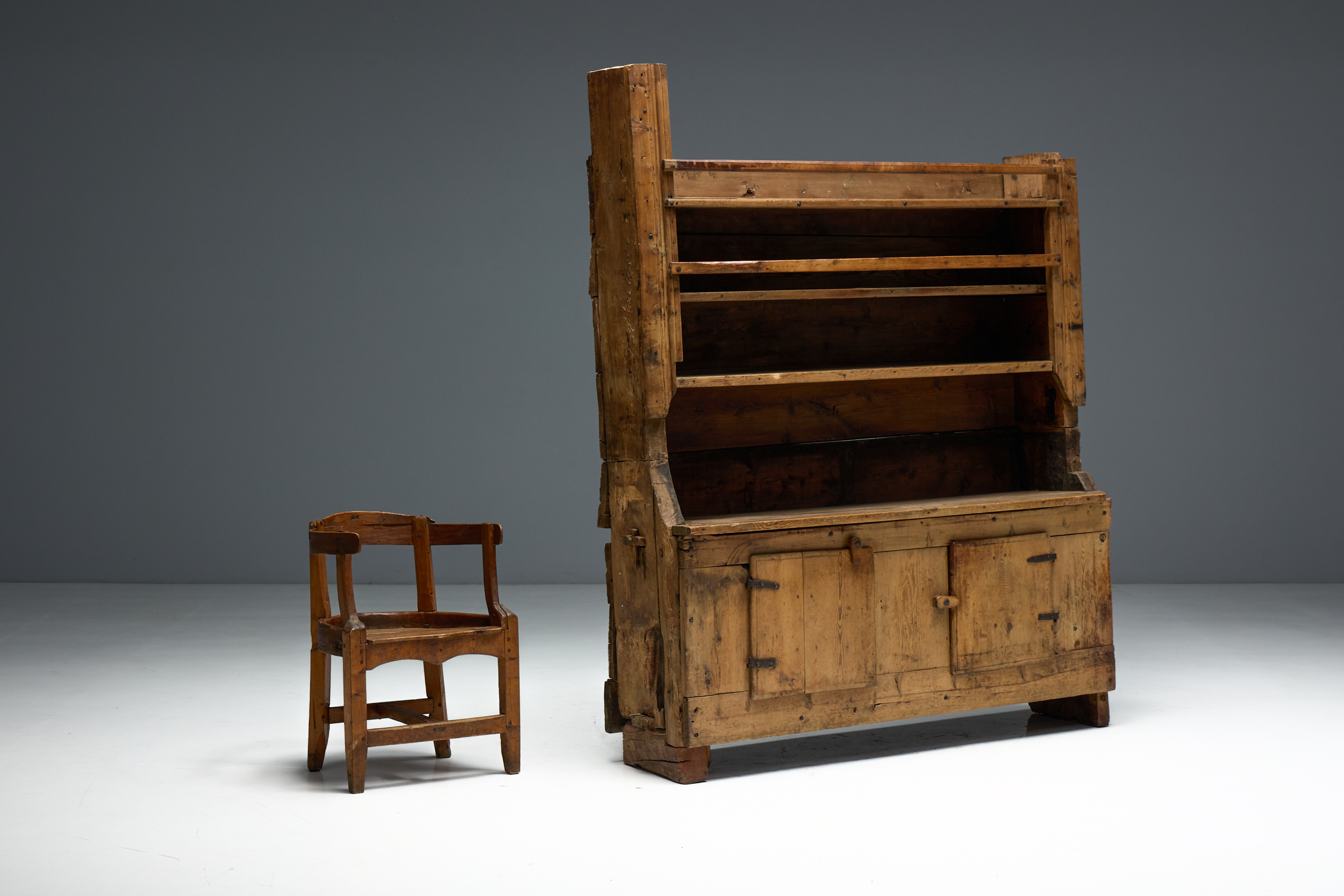 Rustic Art Populaire Pine Dresser, France - 19th Century 