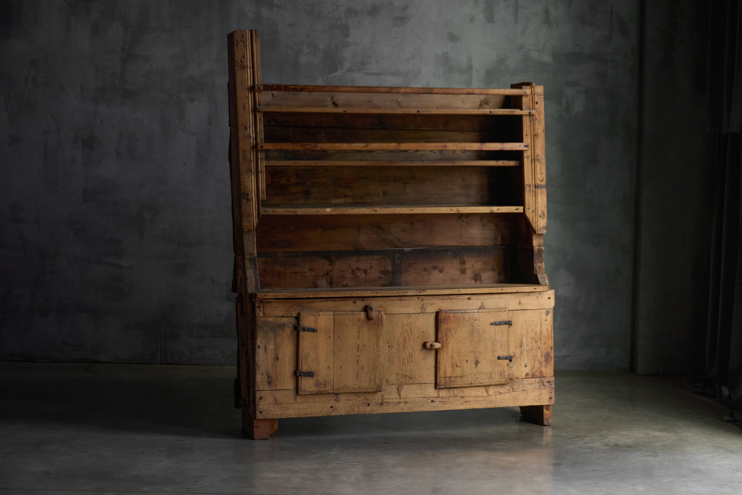 Rustic Art Populaire Pine Dresser, France - 19th Century 