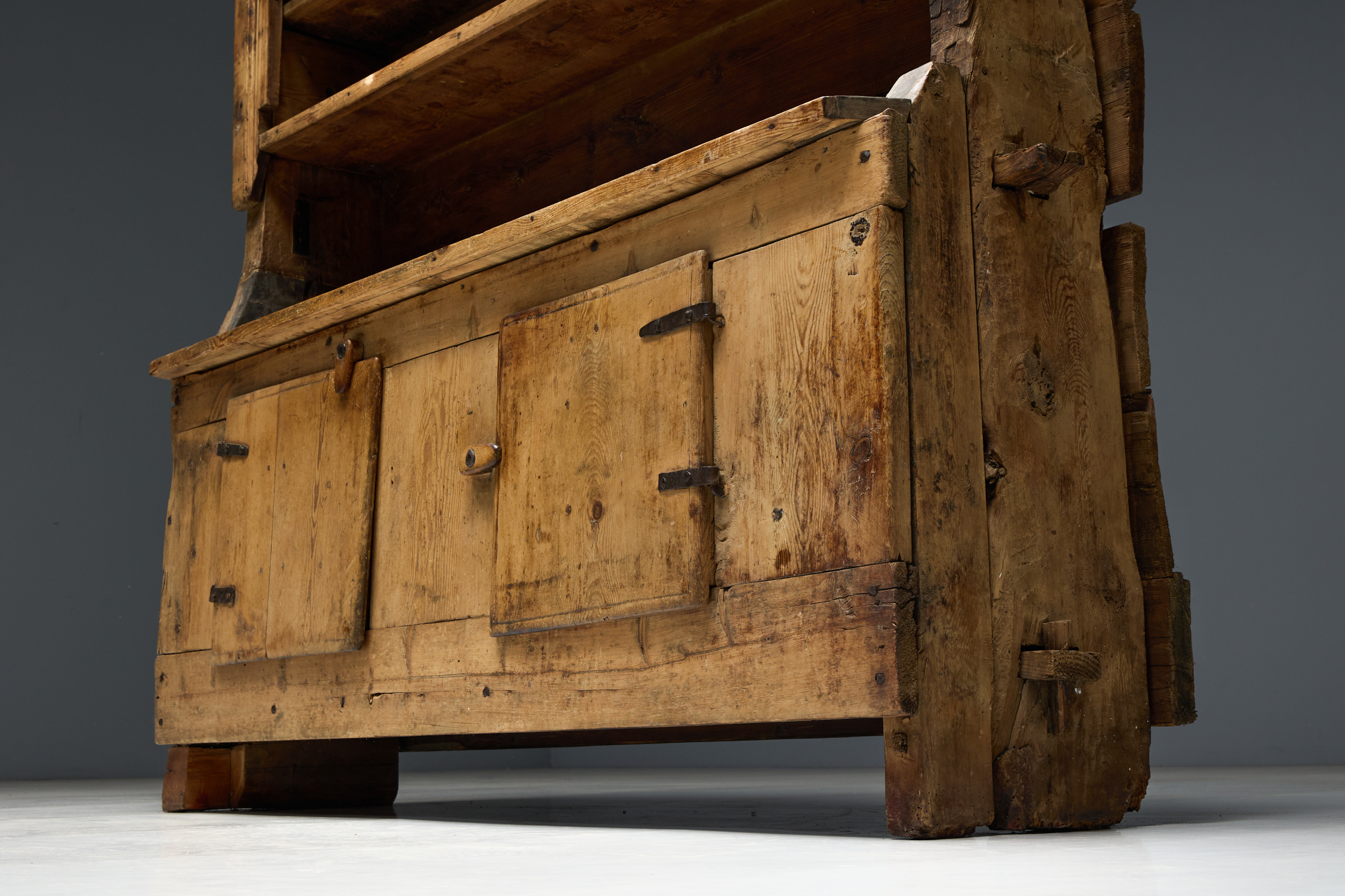 Rustic Art Populaire Pine Dresser, France - 19th Century 