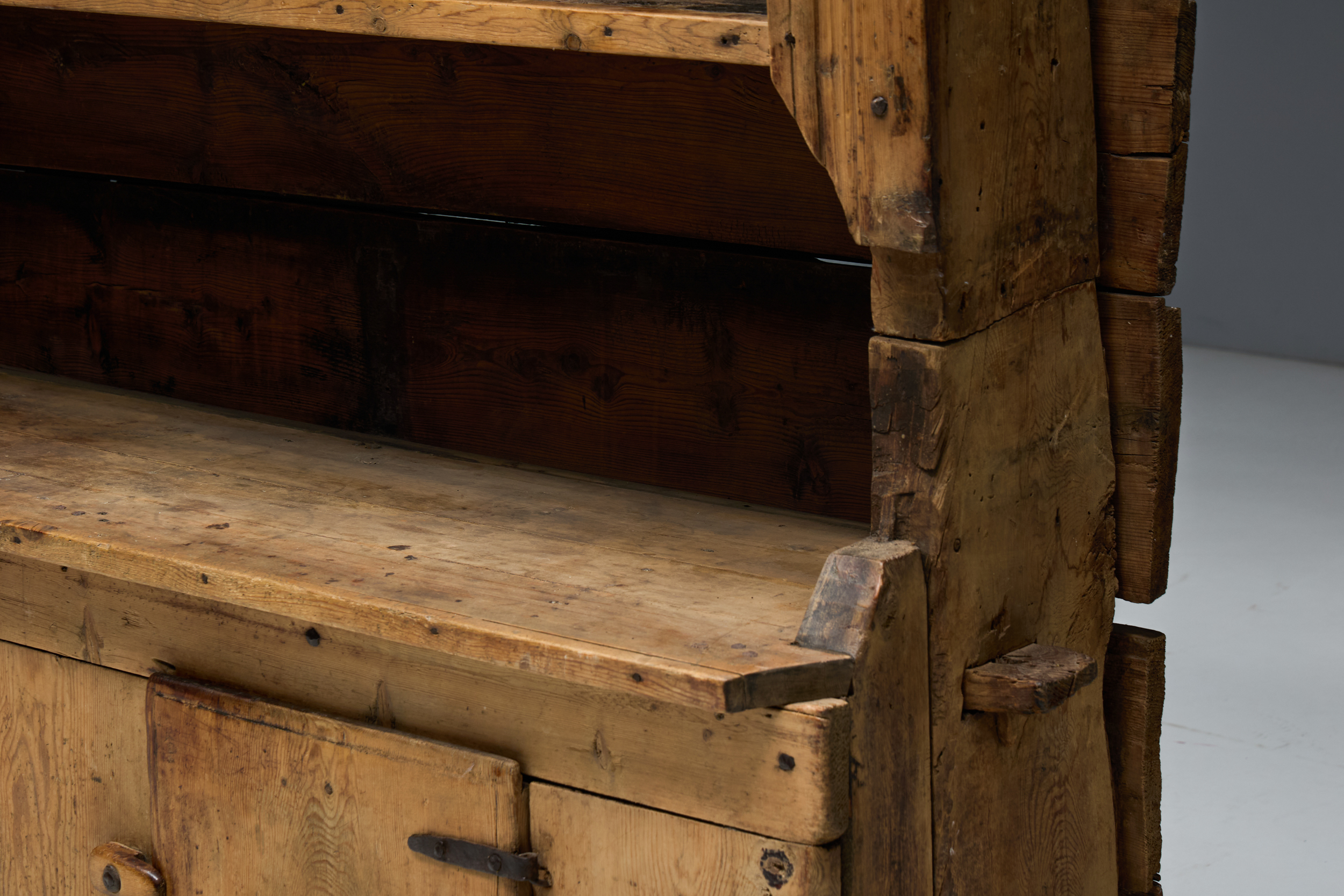 Rustic Art Populaire Pine Dresser, France - 19th Century 