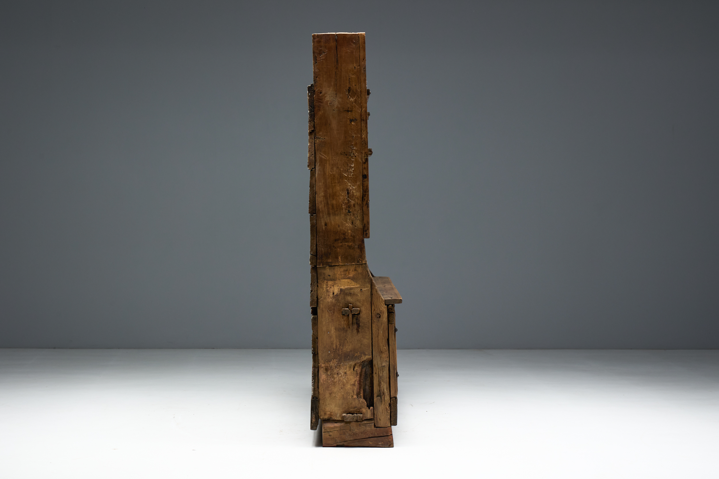 Rustic Art Populaire Pine Dresser, France - 19th Century 