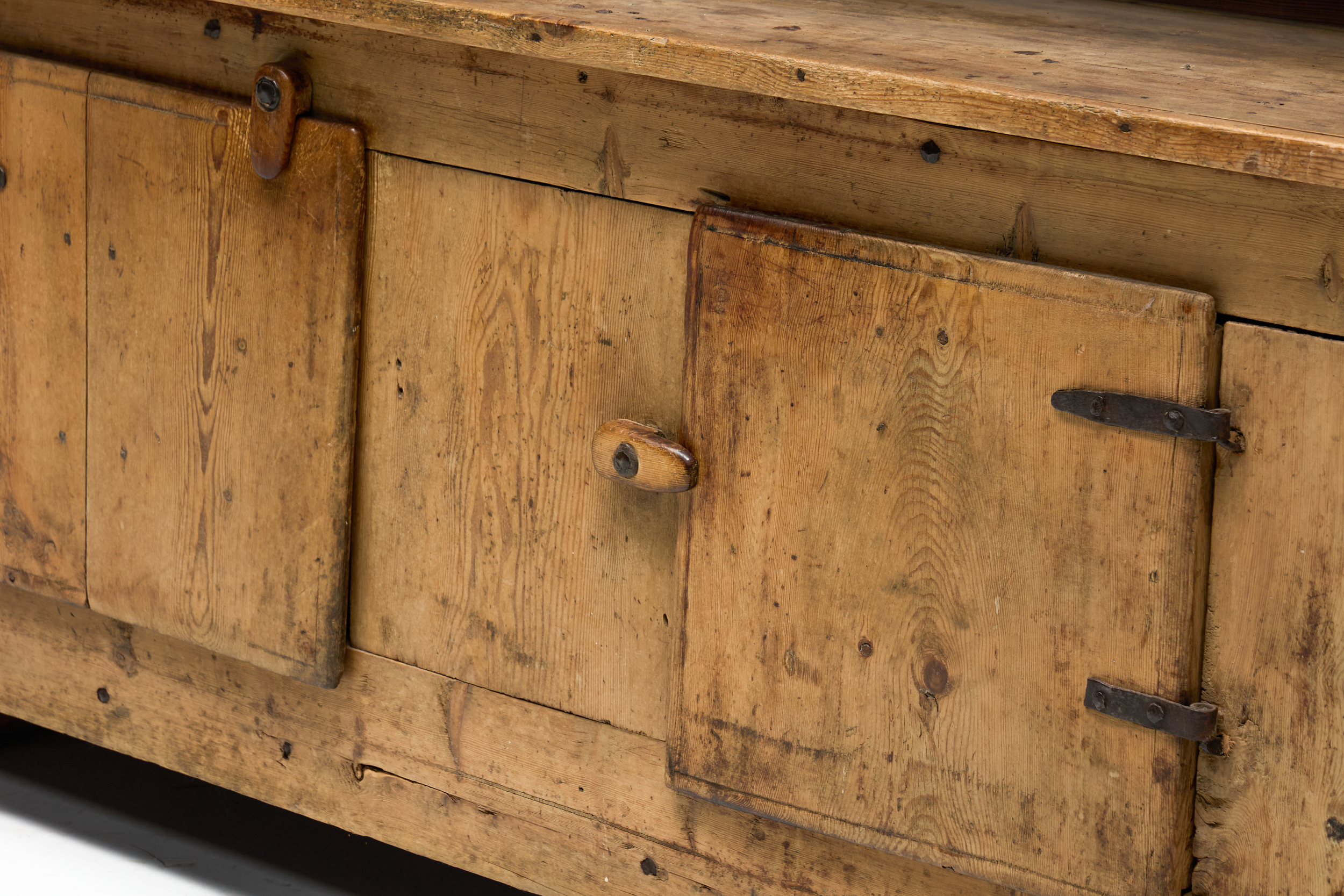 Rustic Art Populaire Pine Dresser, France - 19th Century 