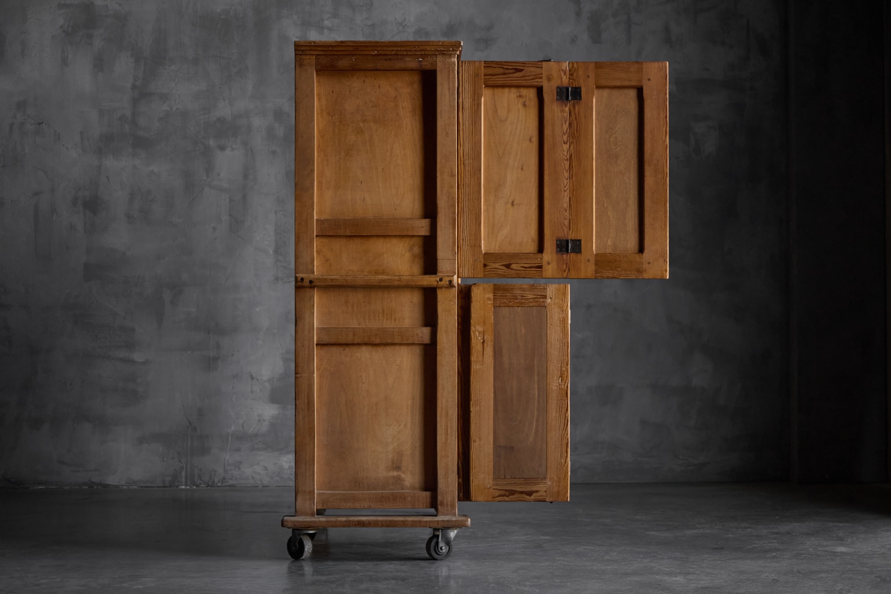 Rustic Oak Bakery Cabinet, Europe – 20th Century