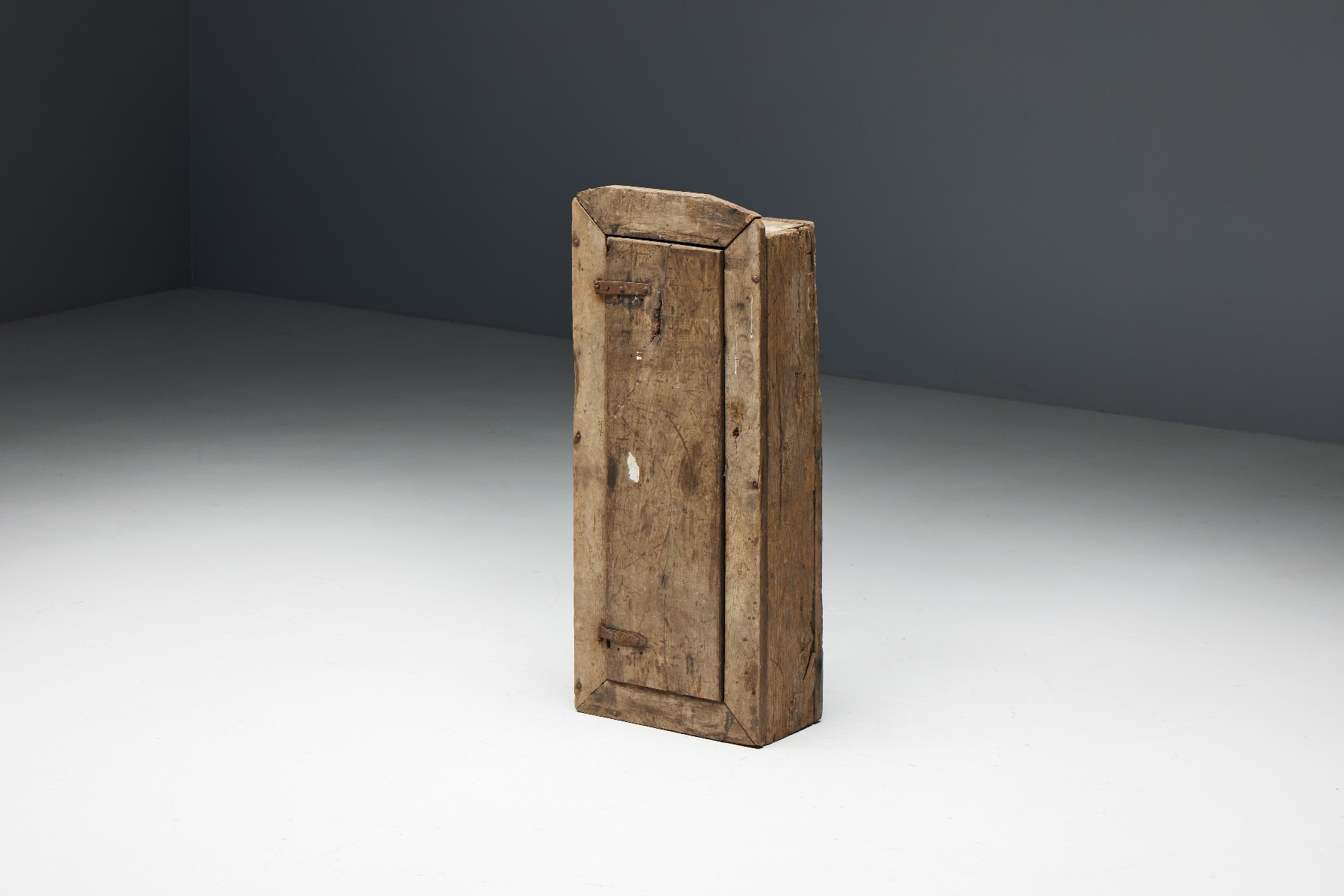 Rustic Travail Populaire Cupboard - 18th Century
