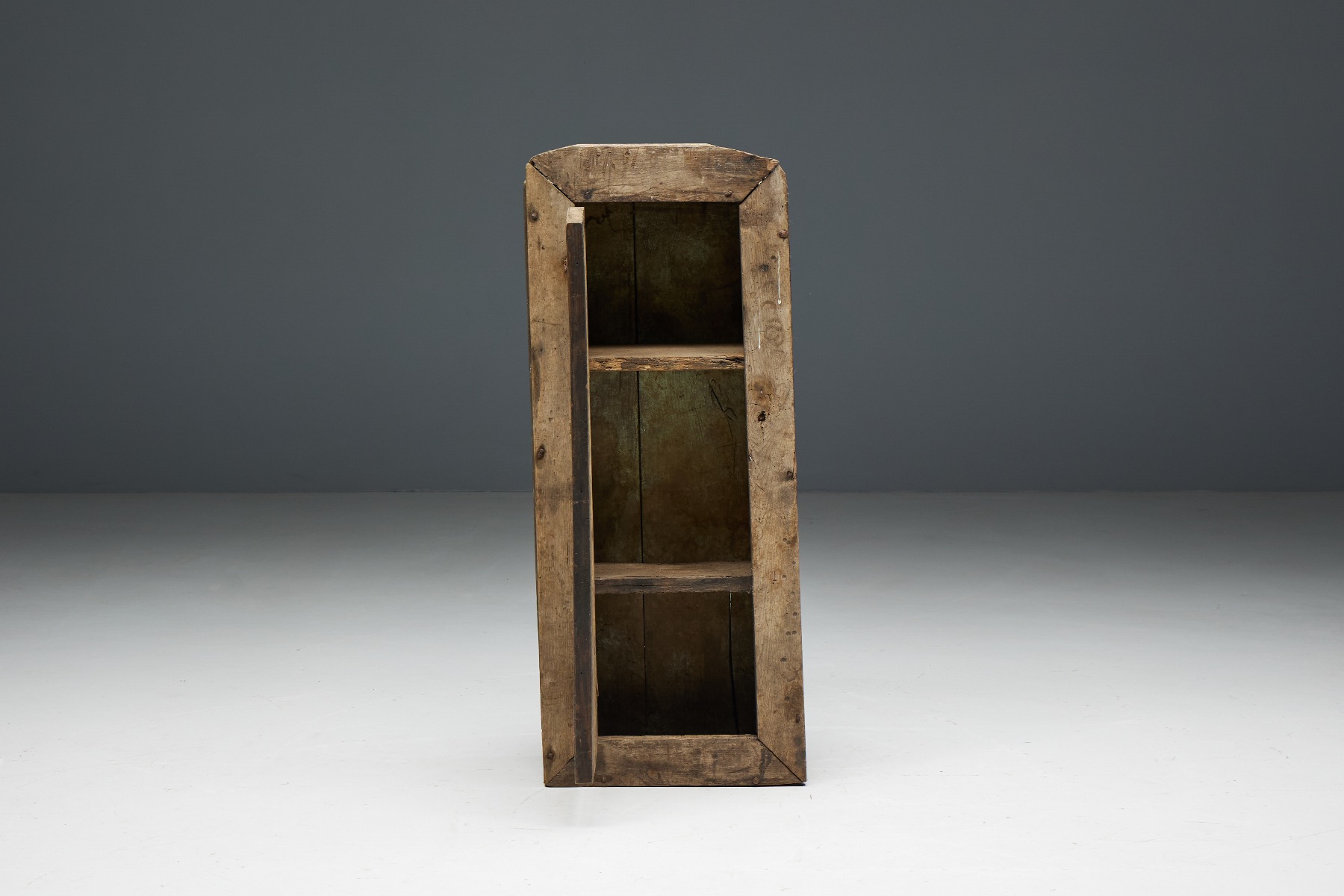 Rustic Travail Populaire Cupboard - 18th Century