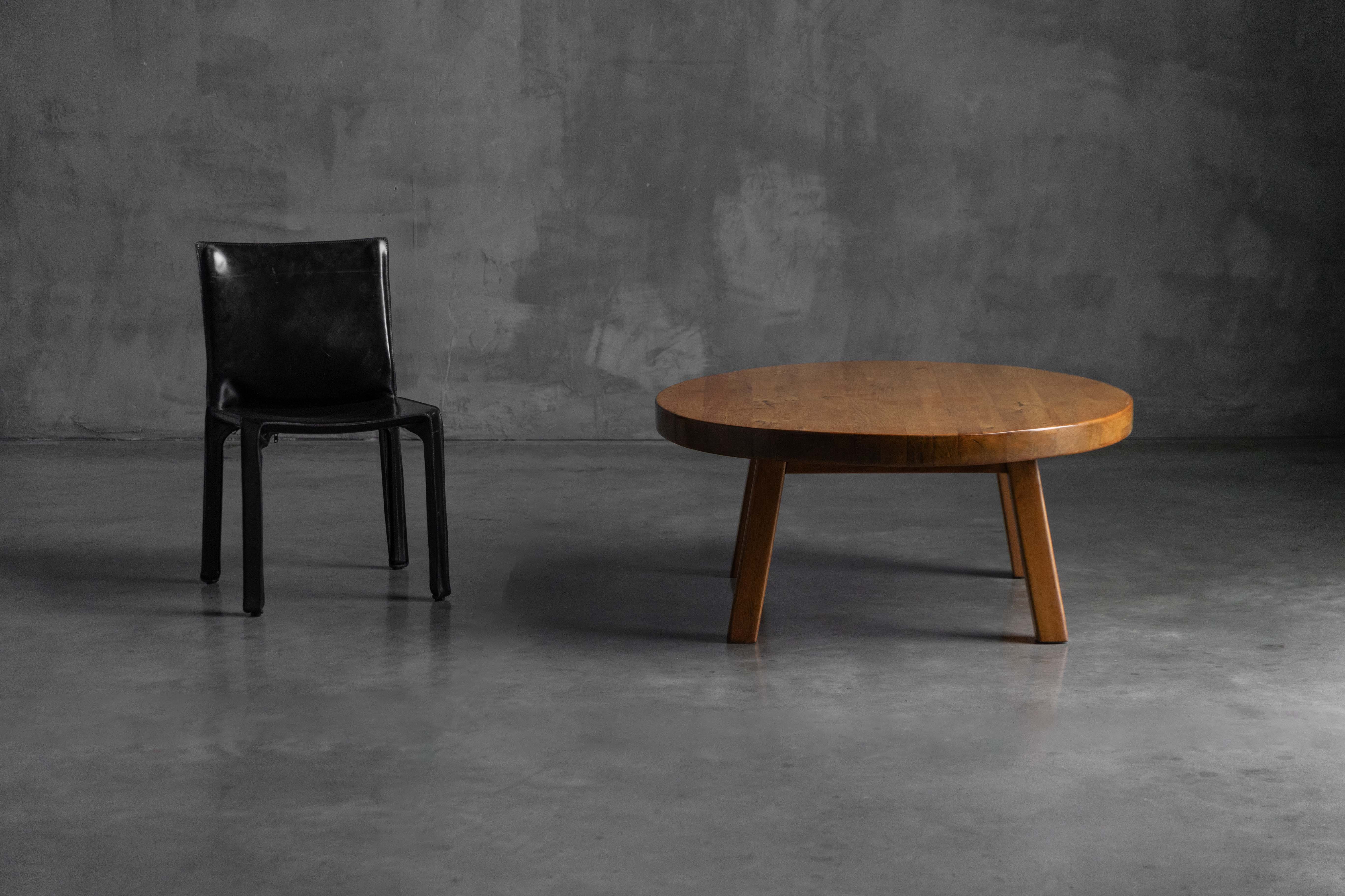 Rustic Vernacular Round Oak Coffee Table, Europe - Mid-20th Century
