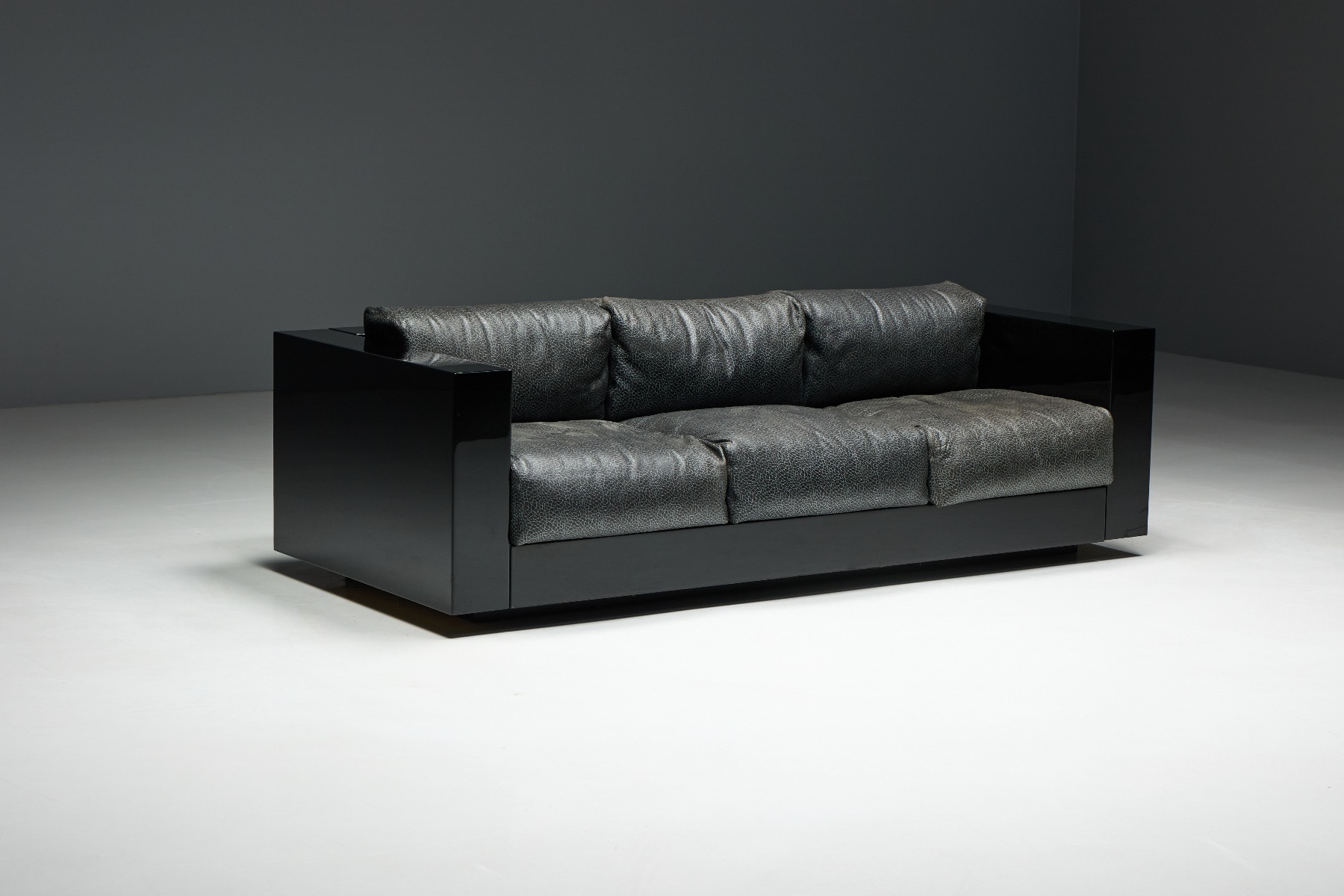 Saratoga Sofa by Vignelli for Poltronova - 1964
