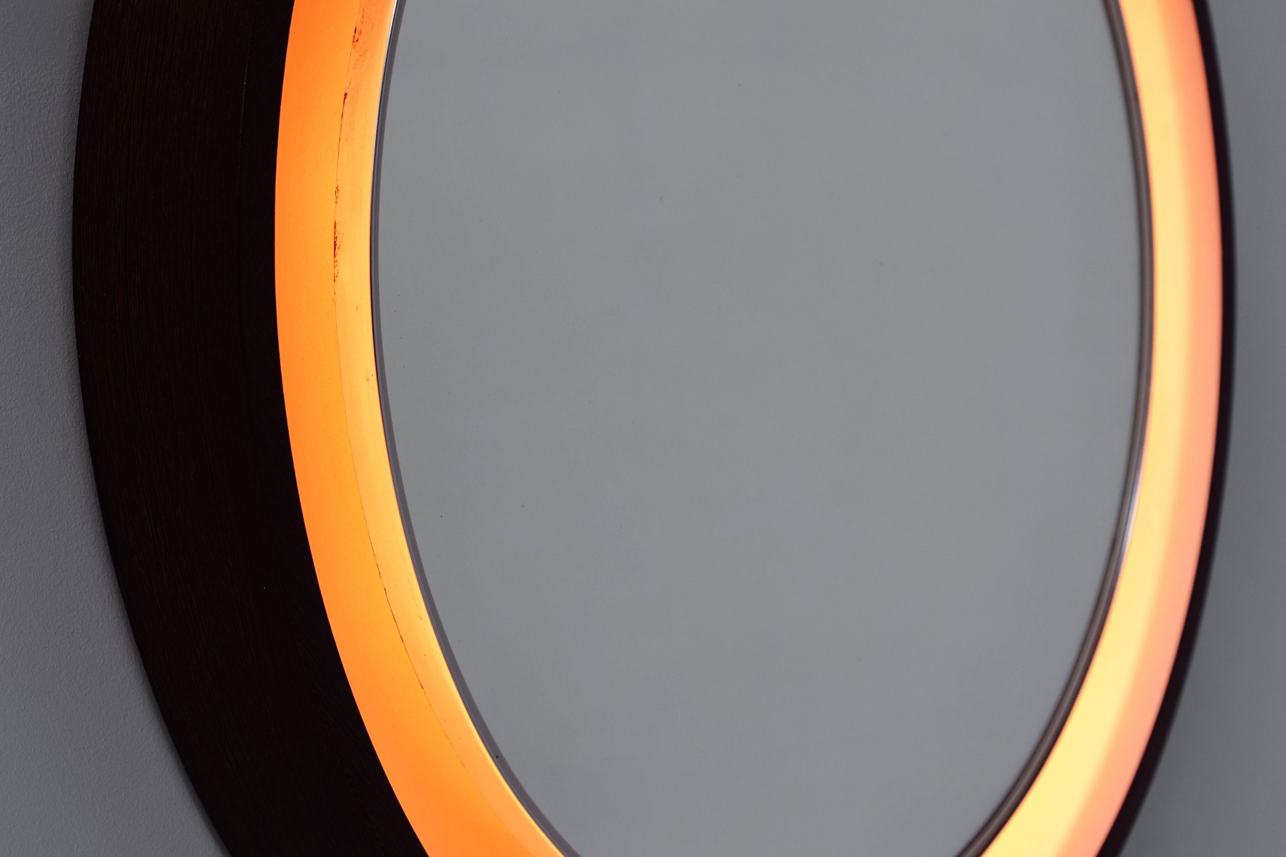 Scandinavian Floating Round Mirror With Light - 1990's
